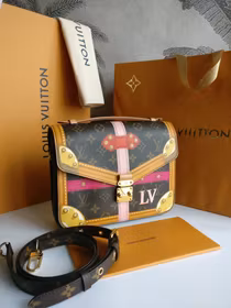 Louis Vuitton Pochette Metis Summer Trunks