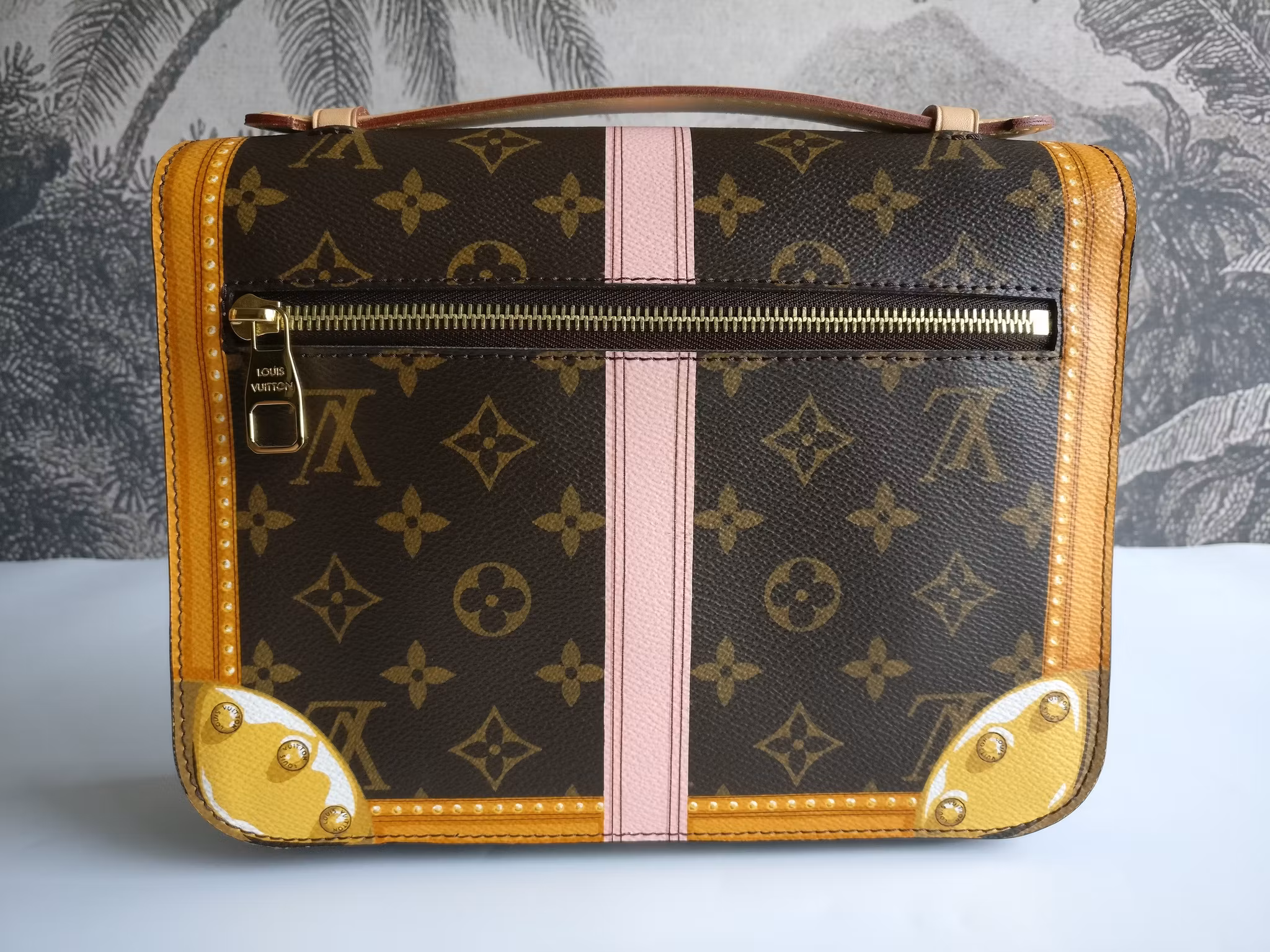 Louis Vuitton Pochette Metis Summer Trunks