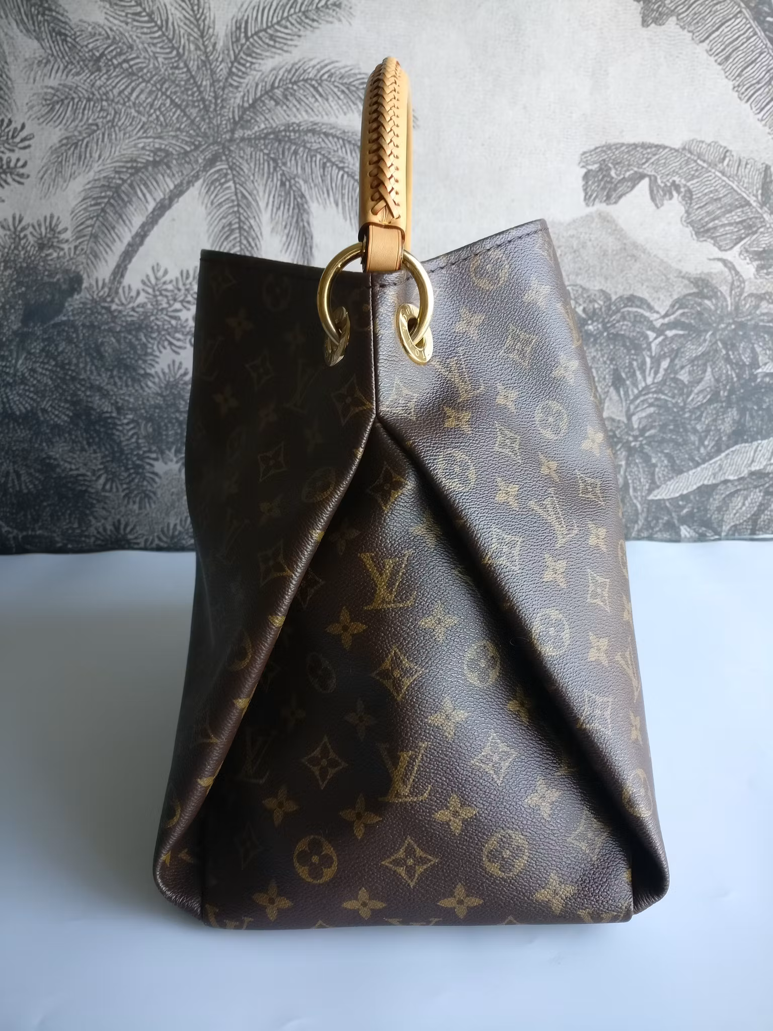 Louis Vuitton Artsy MM