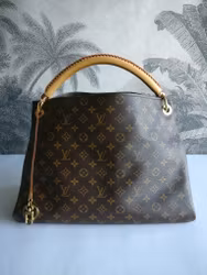 Louis Vuitton Artsy MM