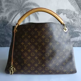 Louis Vuitton Artsy MM