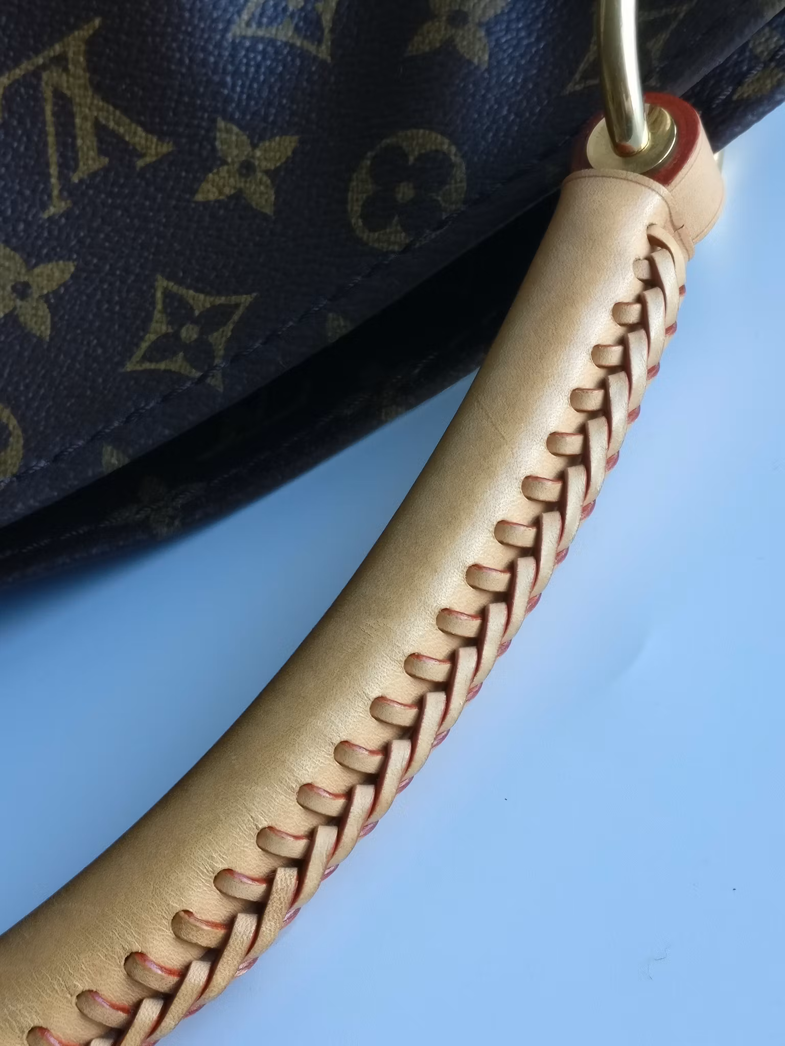 Louis Vuitton Artsy MM