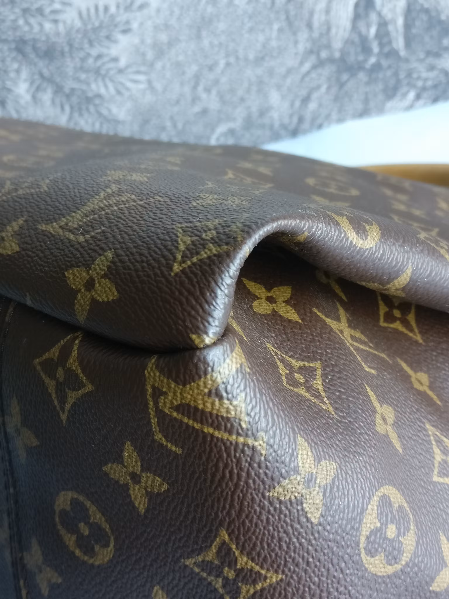 Louis Vuitton Artsy MM
