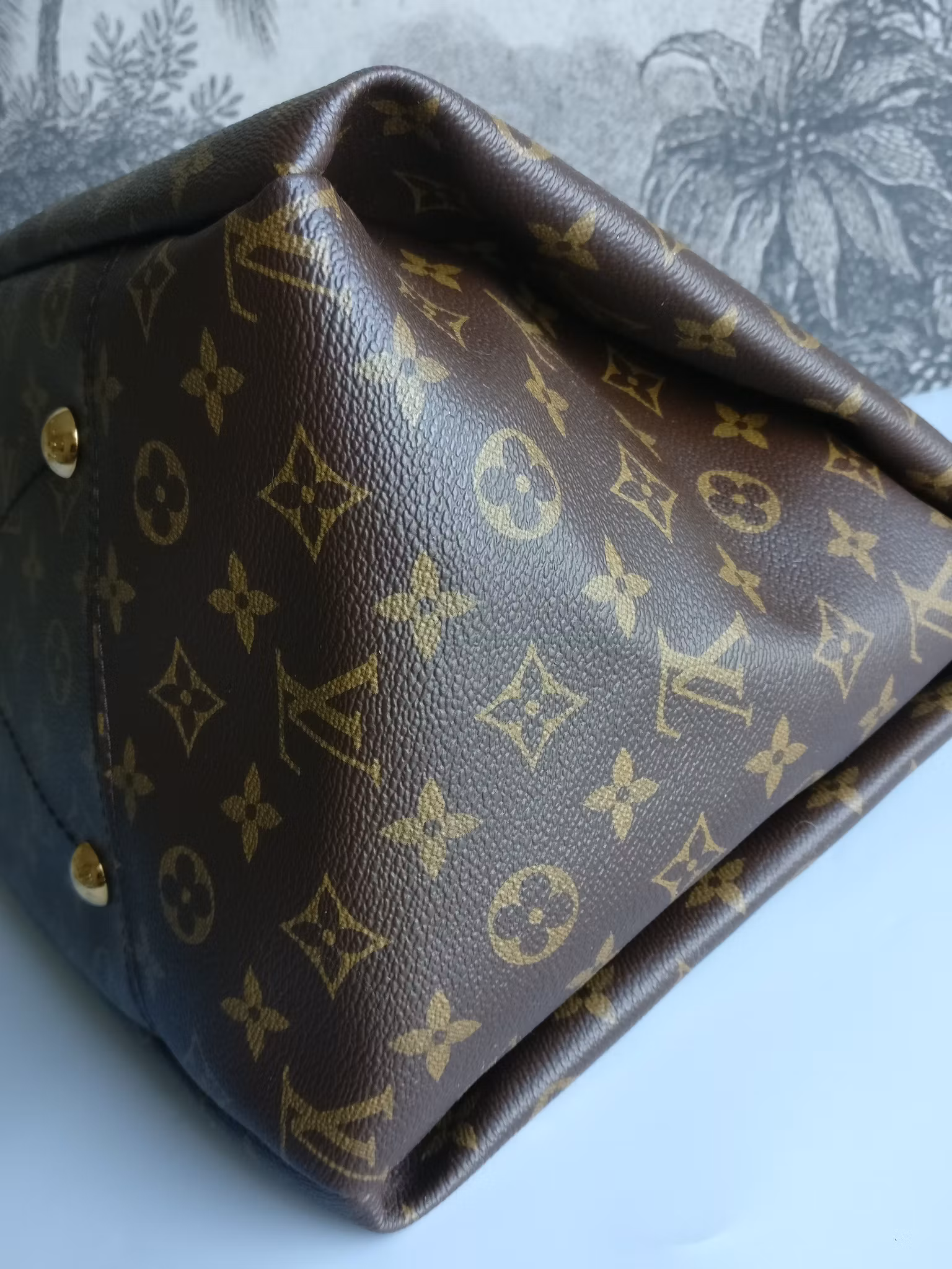 Louis Vuitton Artsy MM