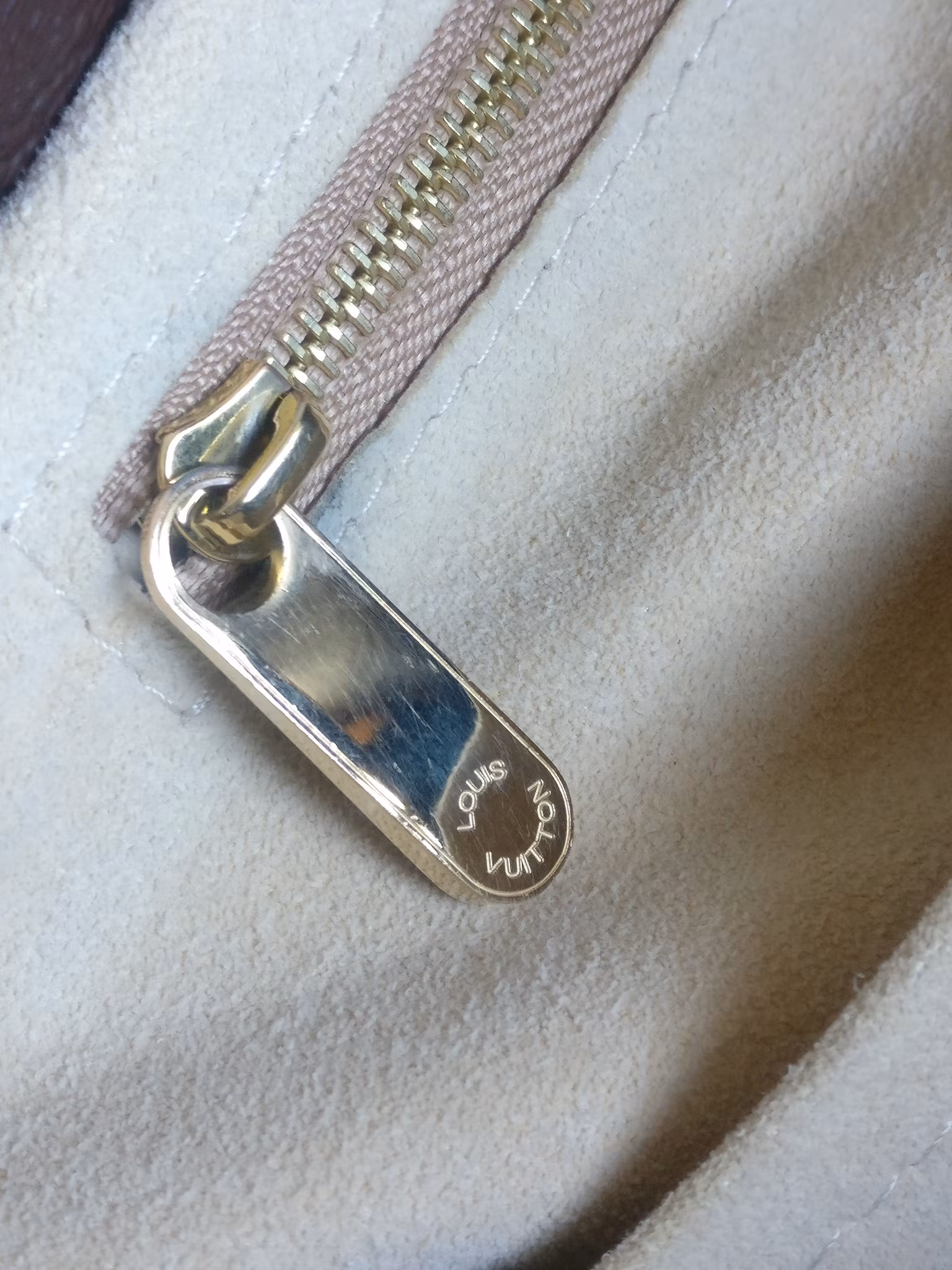 Louis Vuitton Artsy MM
