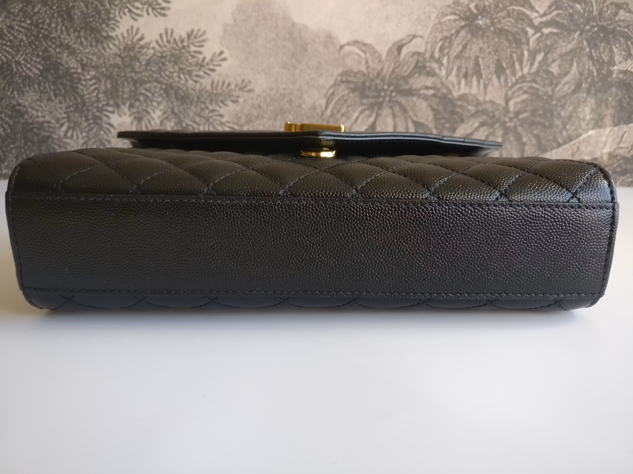 Saint Laurent Envelope Medium Grain de poudre