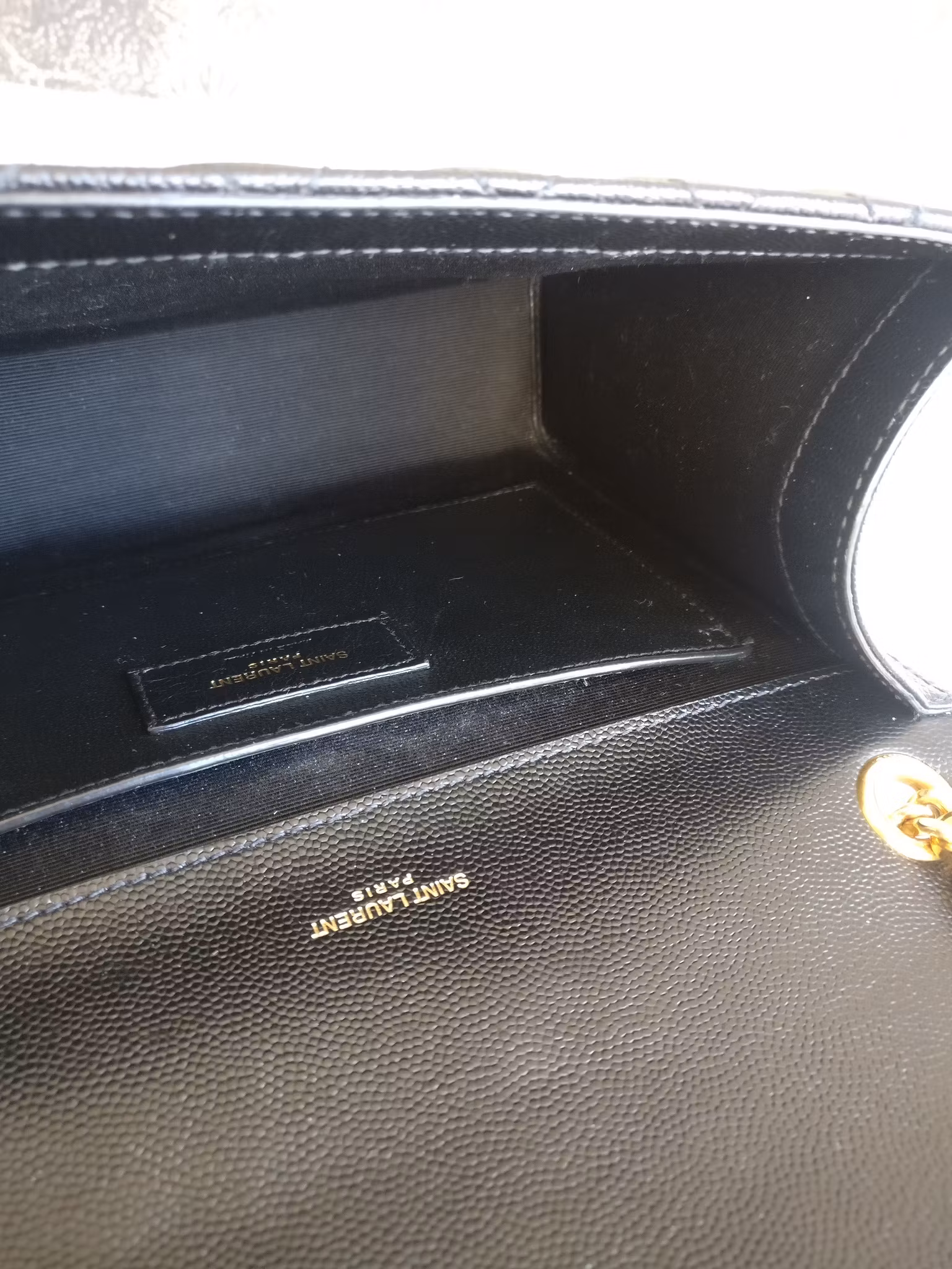 Saint Laurent Envelope Medium Grain de poudre