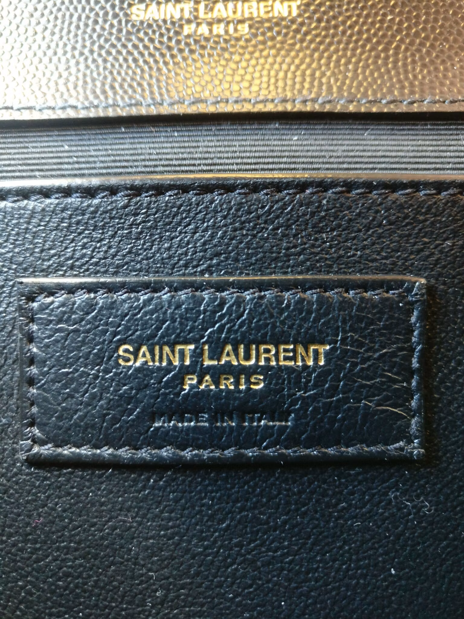 Saint Laurent Envelope Medium Grain de poudre