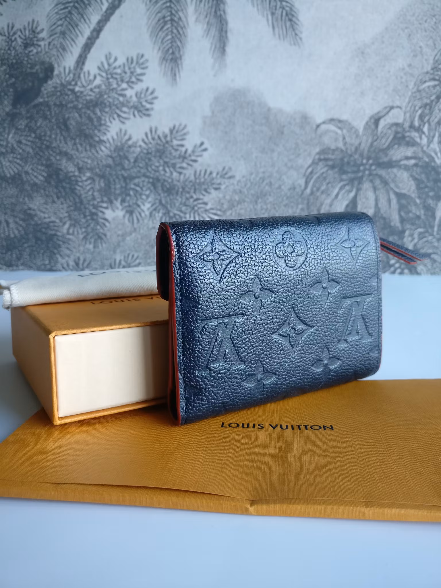 Louis Vuitton Victorine Wallet empreinte marine rouge