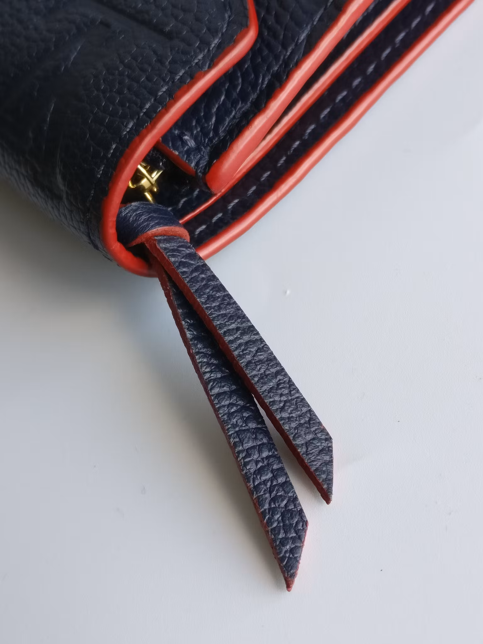 Louis Vuitton Victorine Wallet empreinte marine rouge