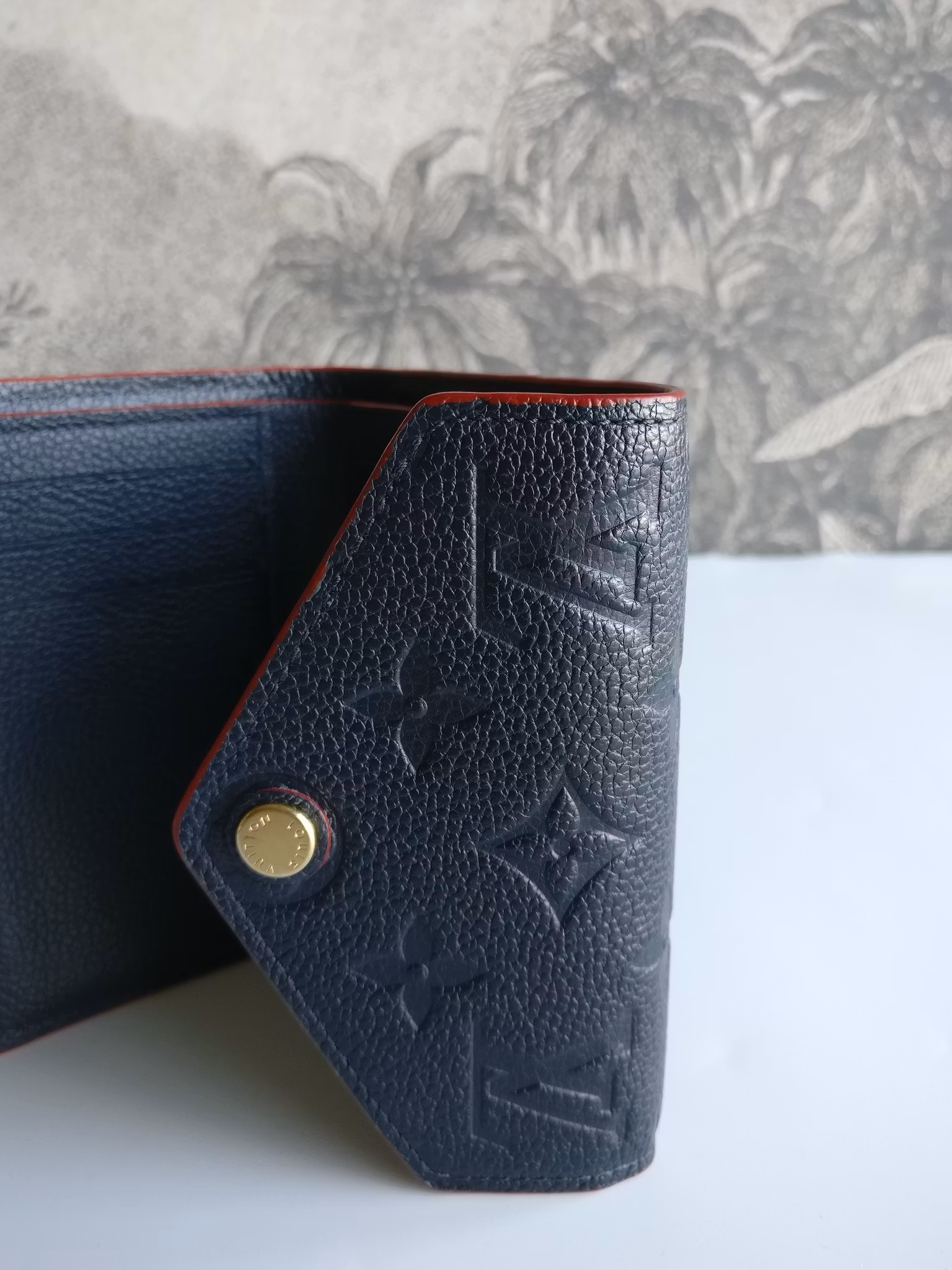 Louis Vuitton Victorine Wallet empreinte marine rouge