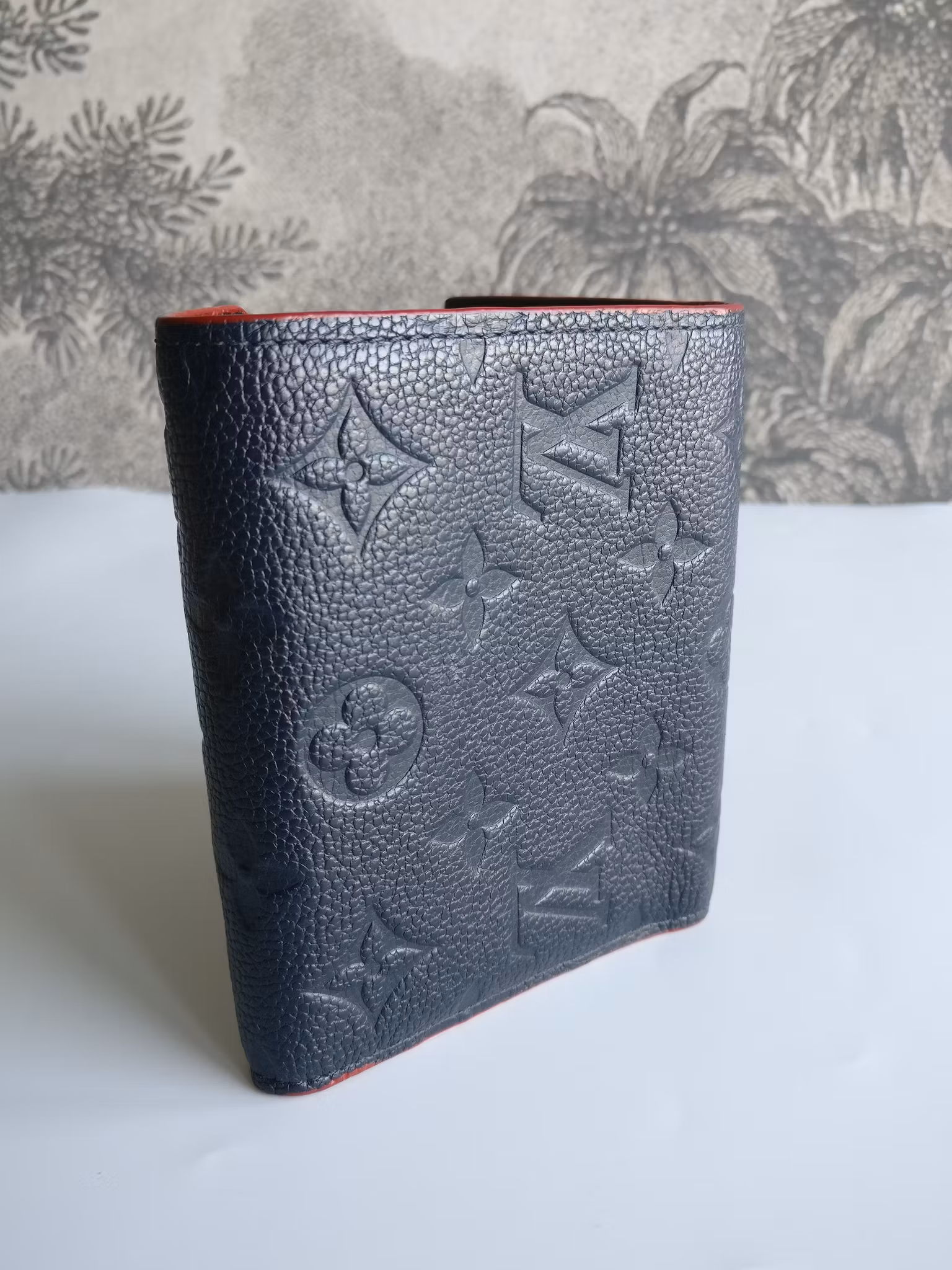 Louis Vuitton Victorine Wallet empreinte marine rouge