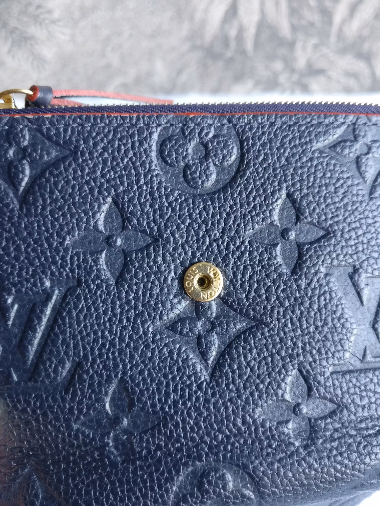 Louis Vuitton Victorine Wallet empreinte marine rouge