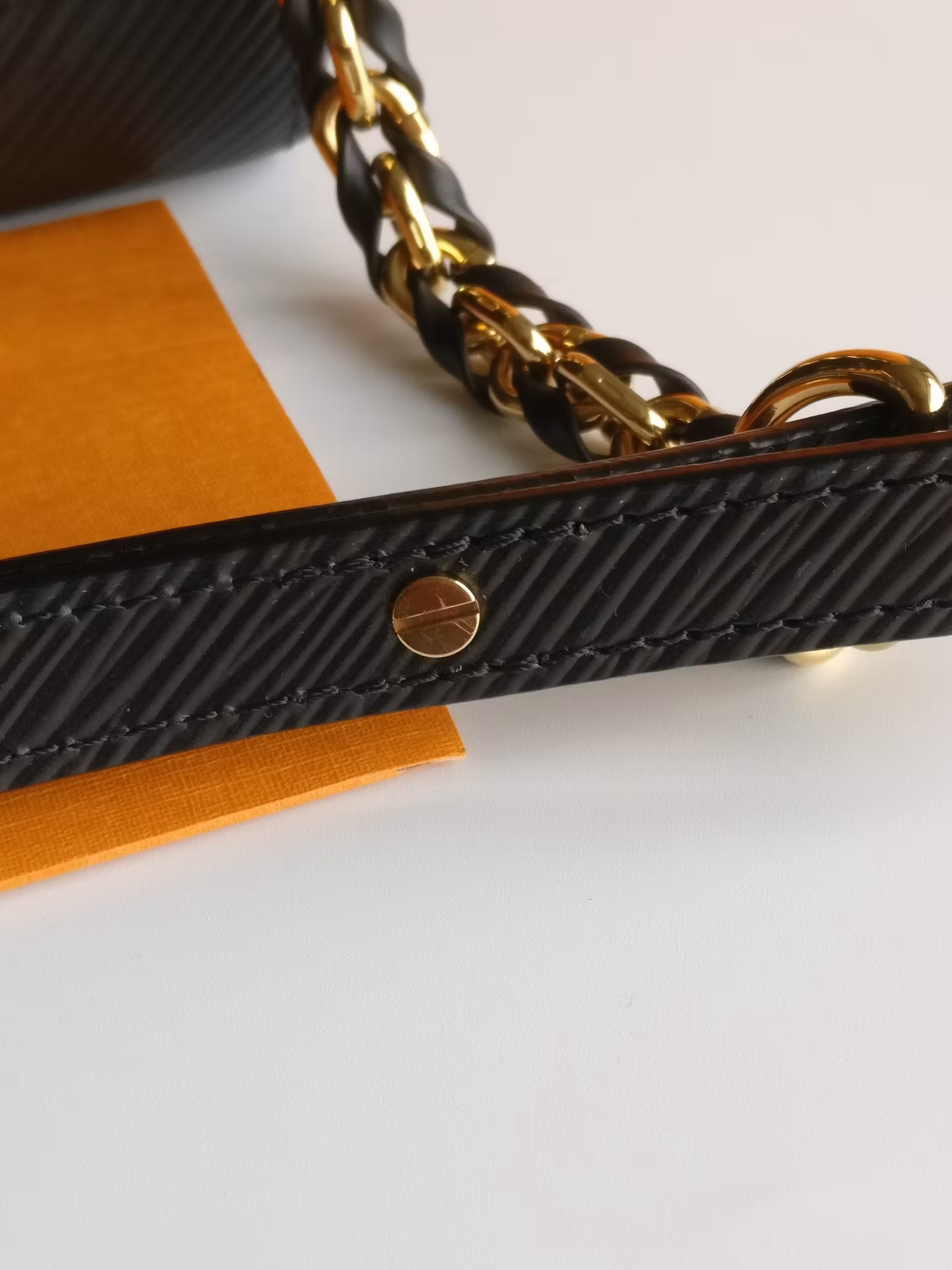 Louis Vuitton Twist MM GHW