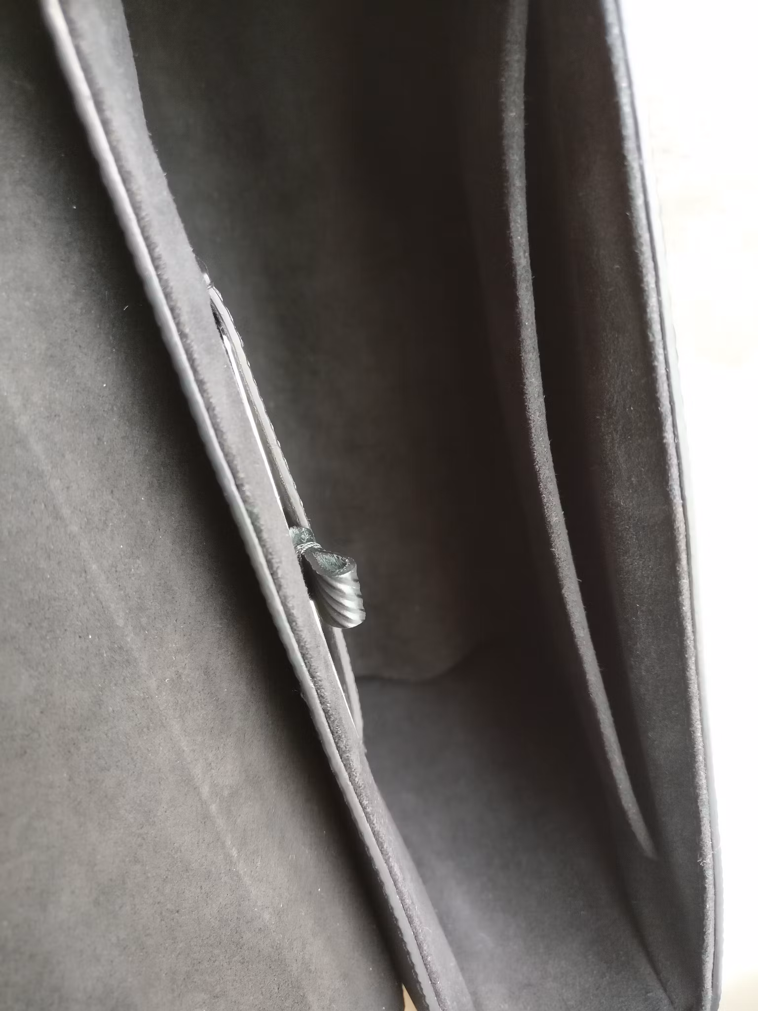 Louis Vuitton Twist MM GHW