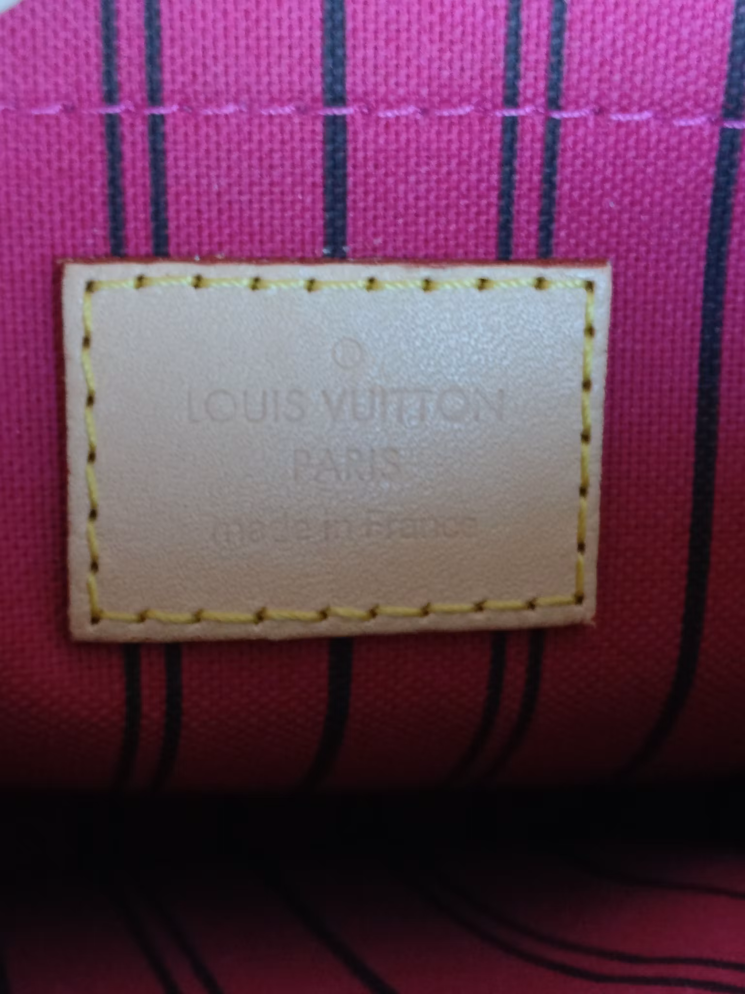 Louis Vuitton Neverfull MM pochette