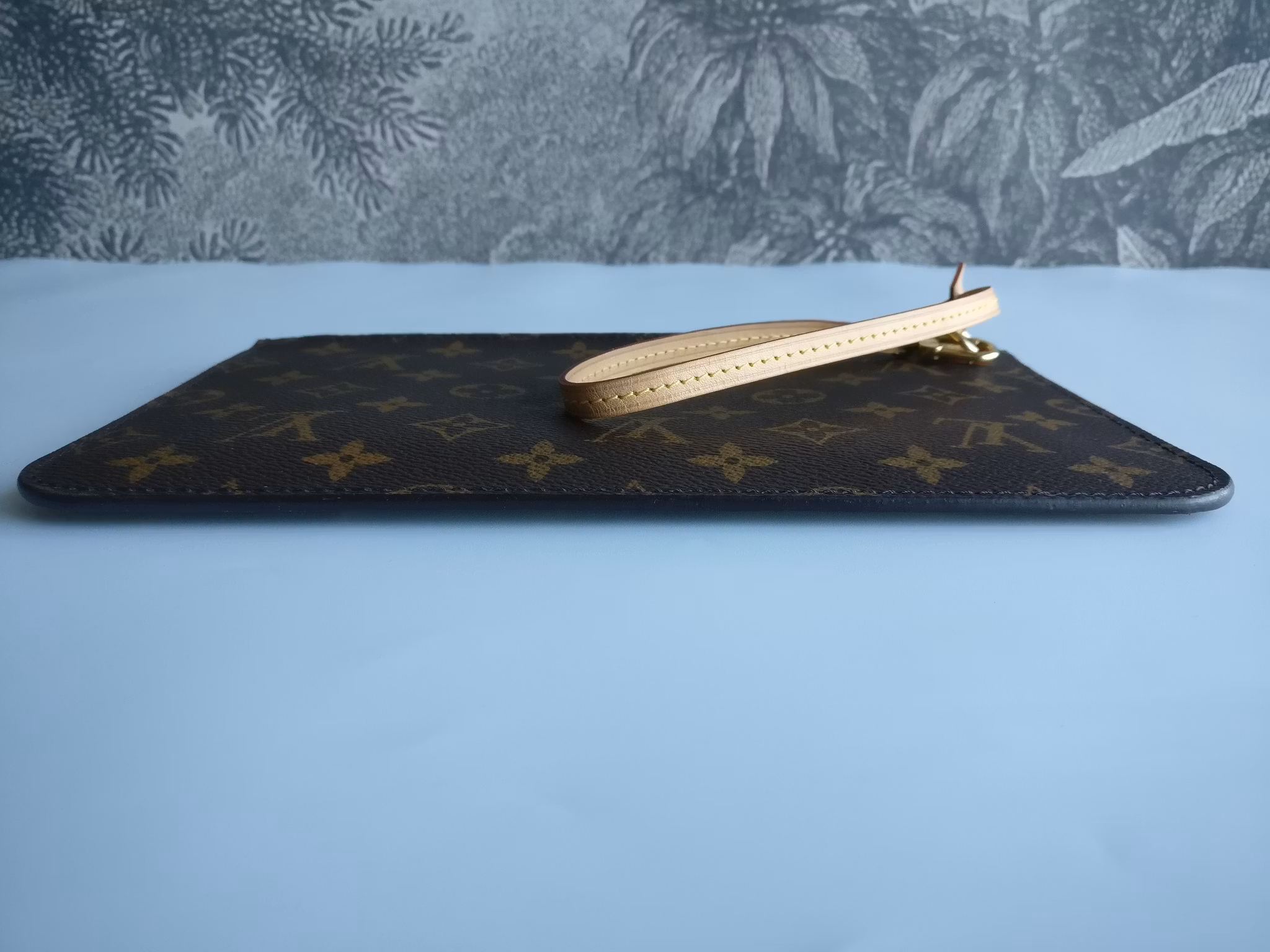 Louis Vuitton Neverfull MM pochette