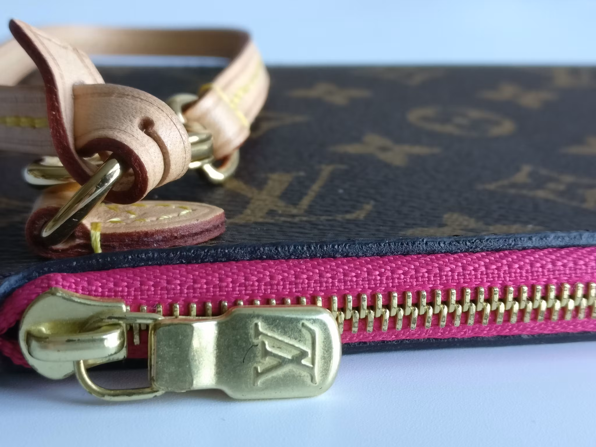 Louis Vuitton Neverfull MM pochette
