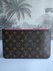 Louis Vuitton Neverfull MM pochette