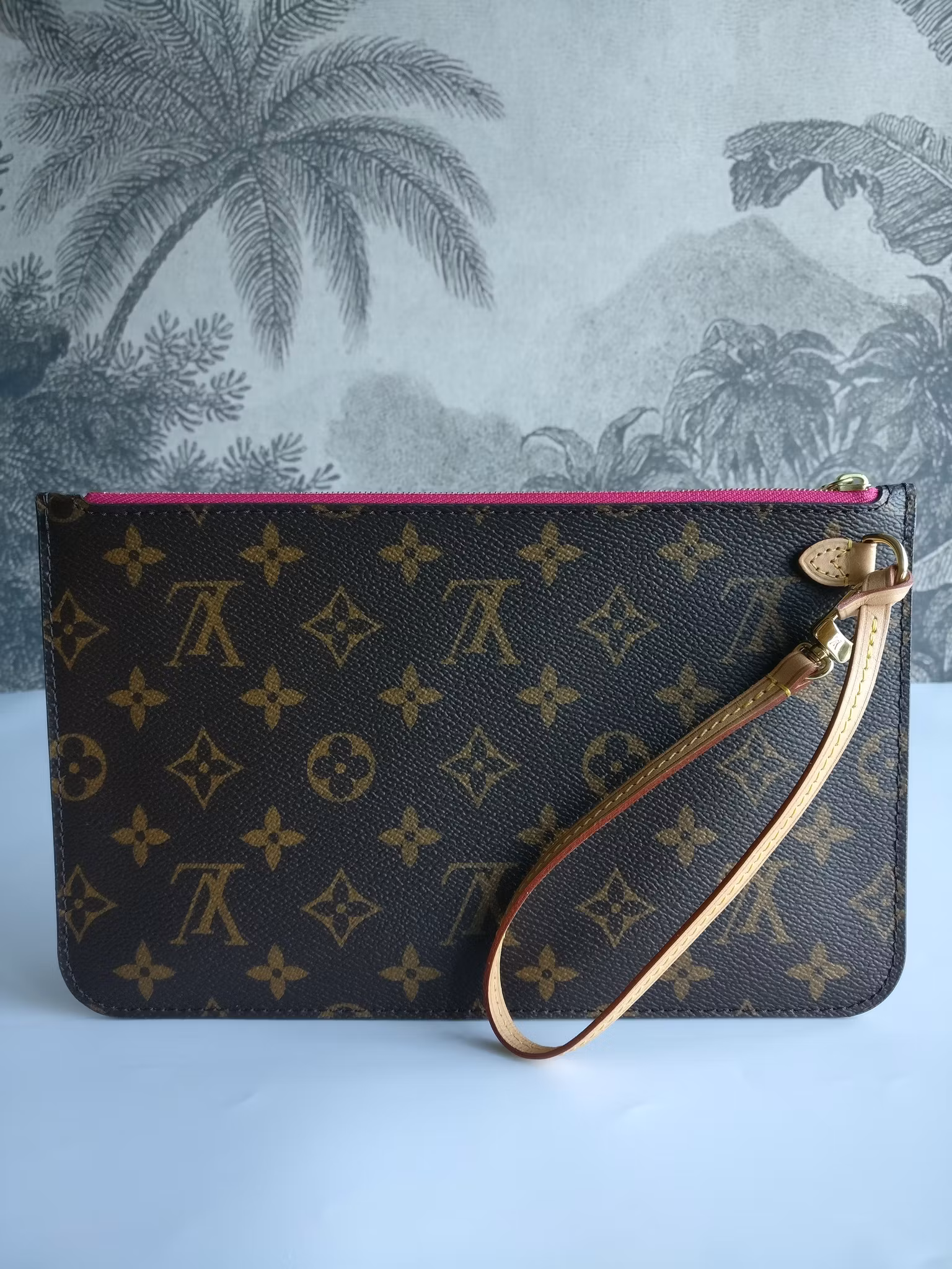 Louis Vuitton Neverfull MM pochette