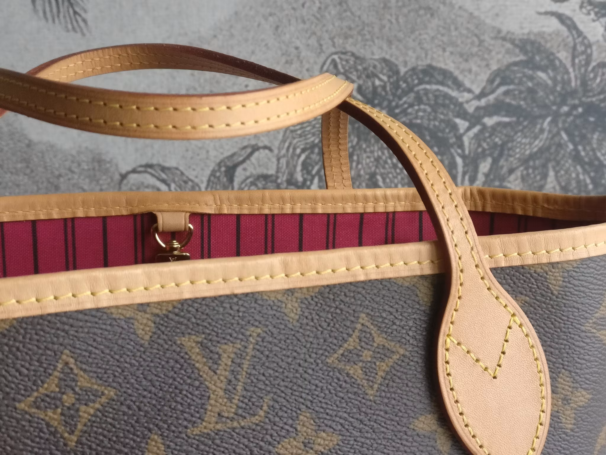 Louis Vuitton Neverfull PM