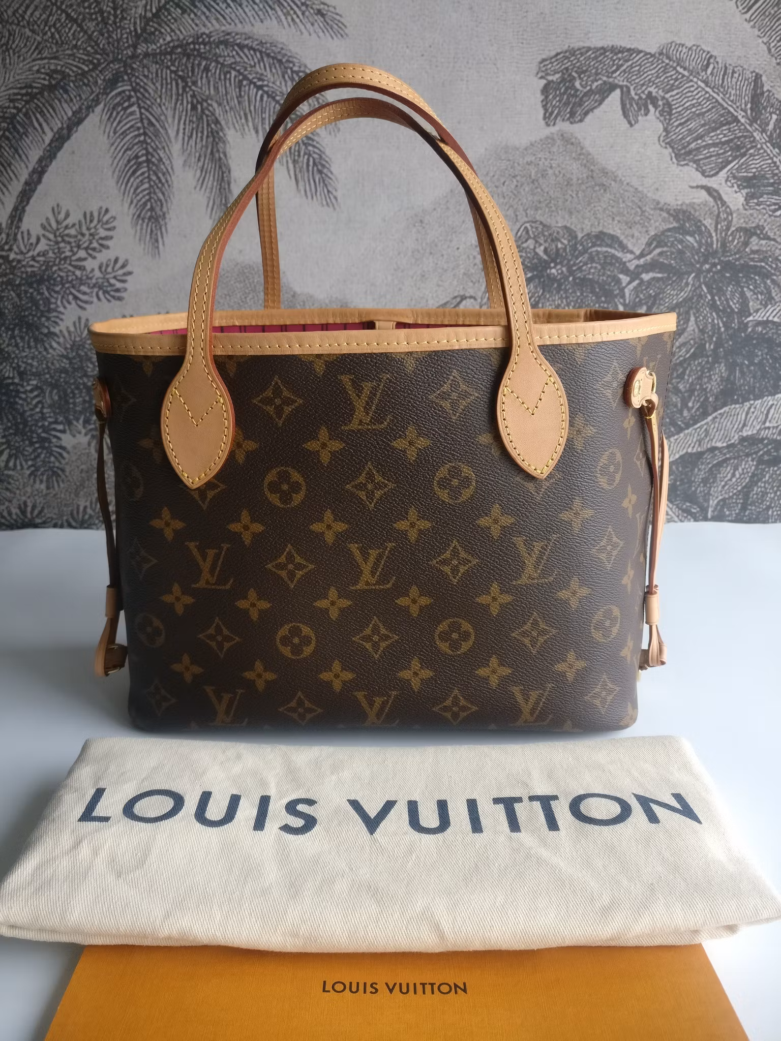 Louis Vuitton Neverfull PM