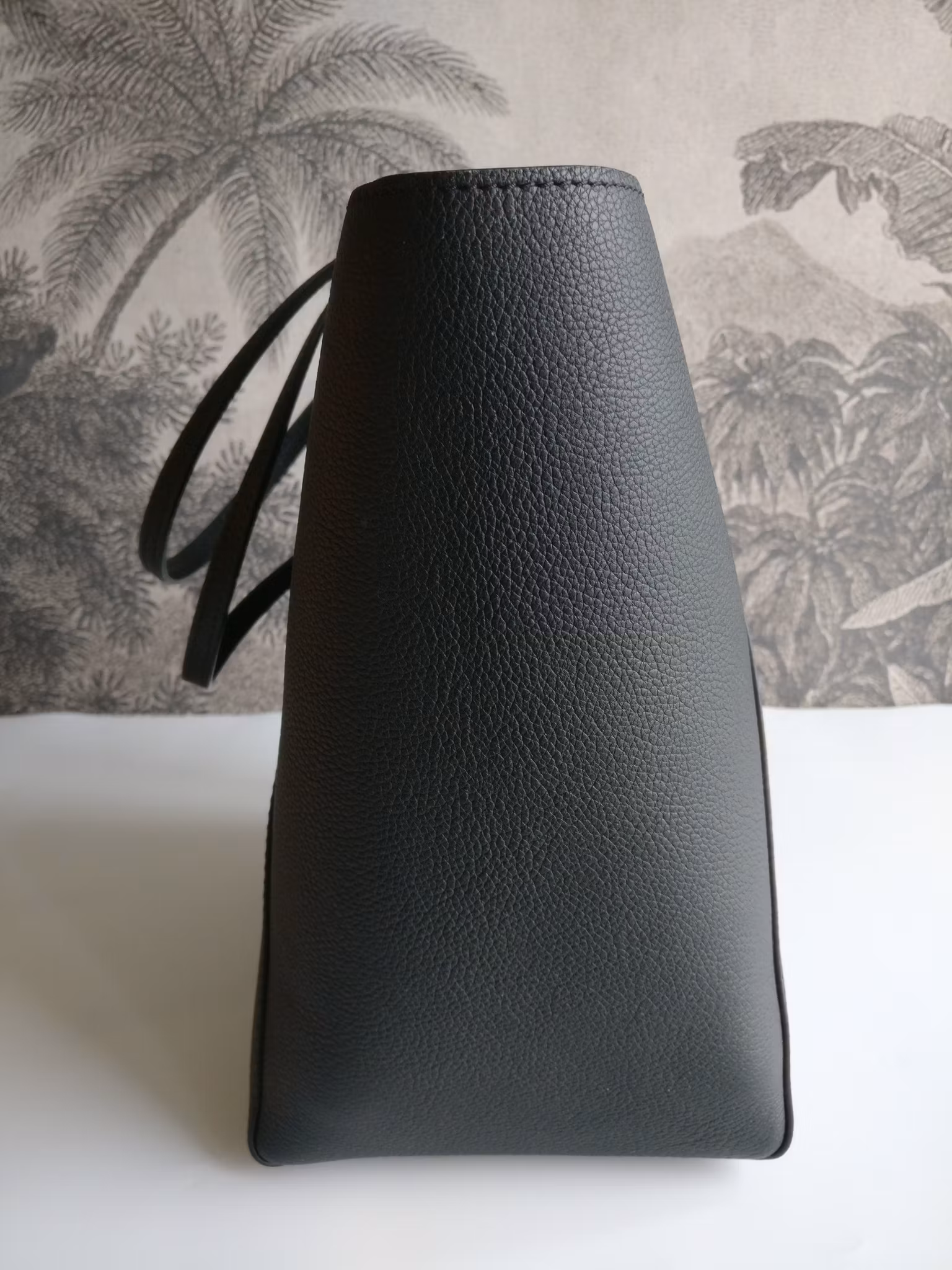 Louis Vuitton LockMe Cabas Tote Noir