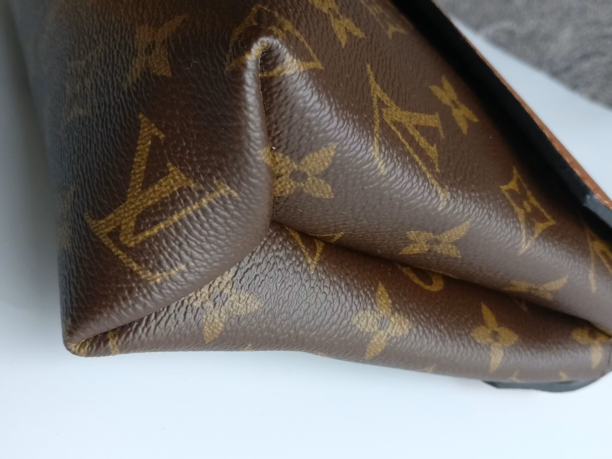 Louis Vuitton Saint Placide Caramel