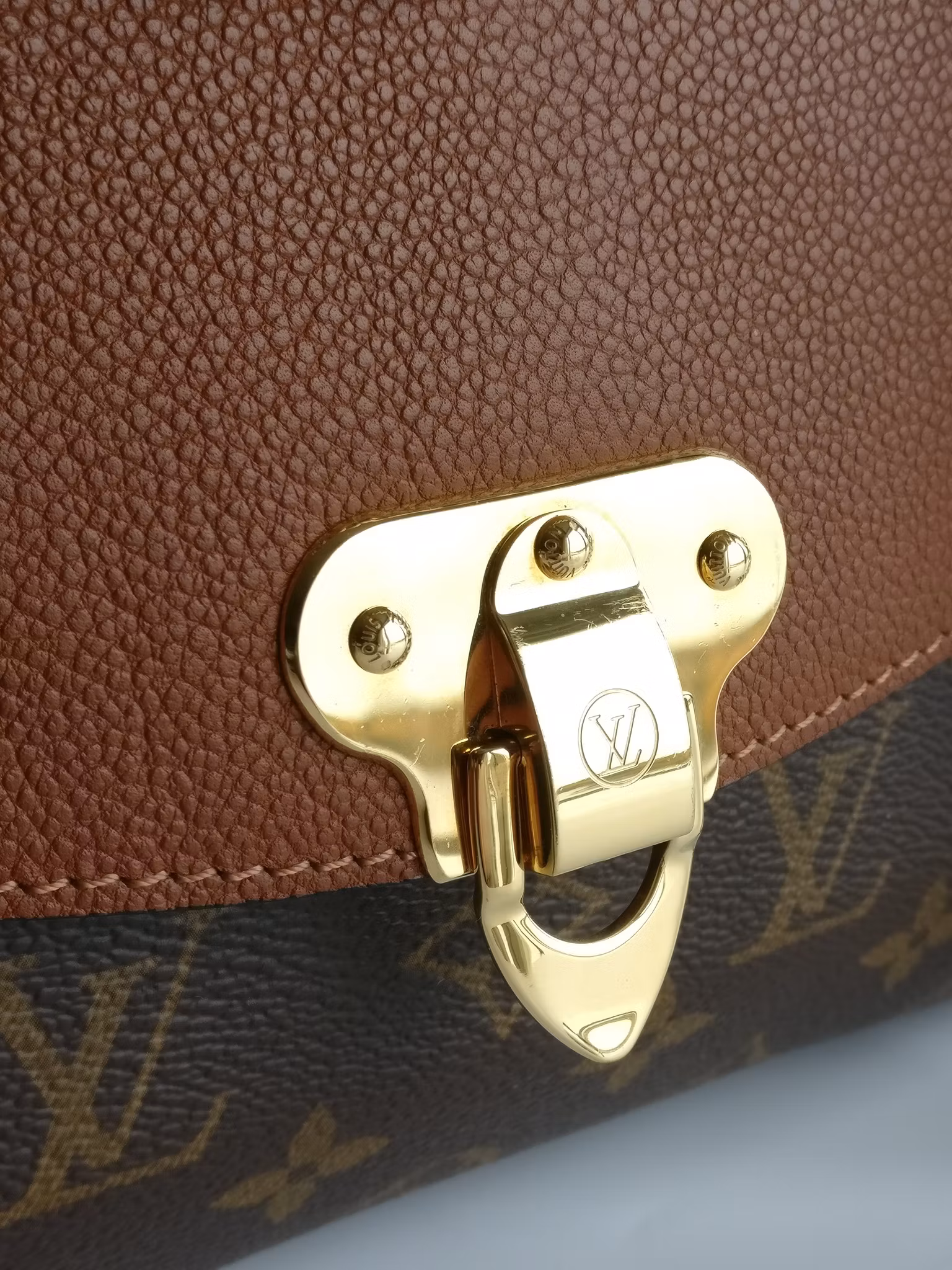 Louis Vuitton Saint Placide Caramel