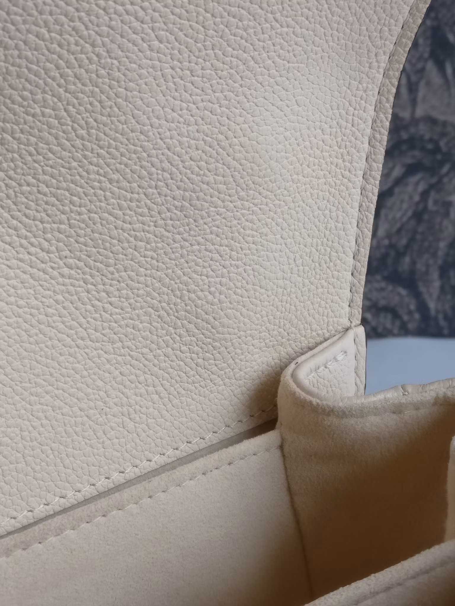 Louis Vuitton Pochette Metis Bicolour Empreinte Creme Bois De Rose