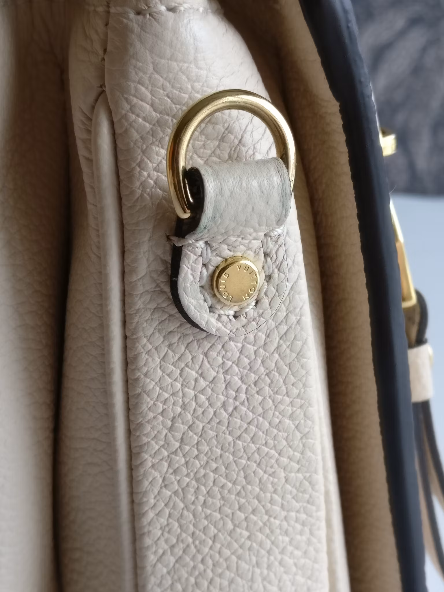 Louis Vuitton Pochette Metis Bicolour Empreinte Creme Bois De Rose