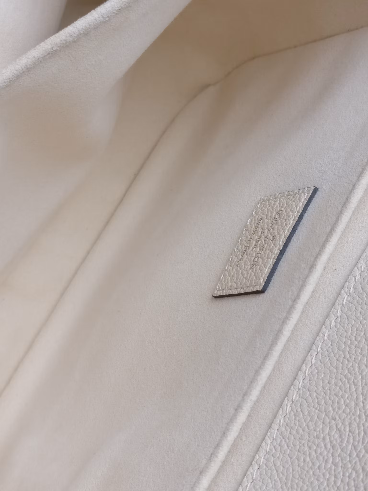 Louis Vuitton Pochette Metis Bicolour Empreinte Creme Bois De Rose