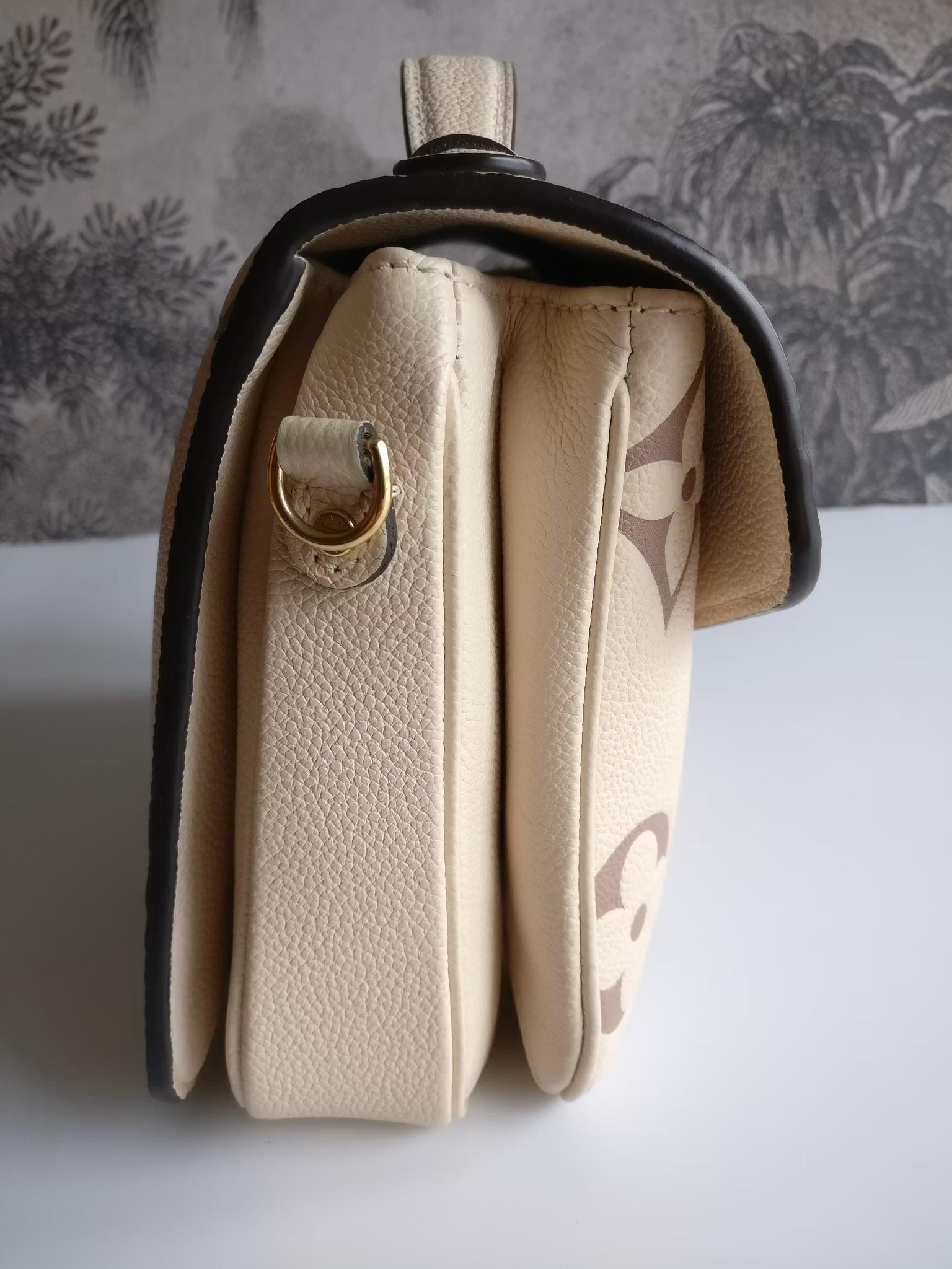 Louis Vuitton Pochette Metis Bicolour Empreinte Creme Bois De Rose