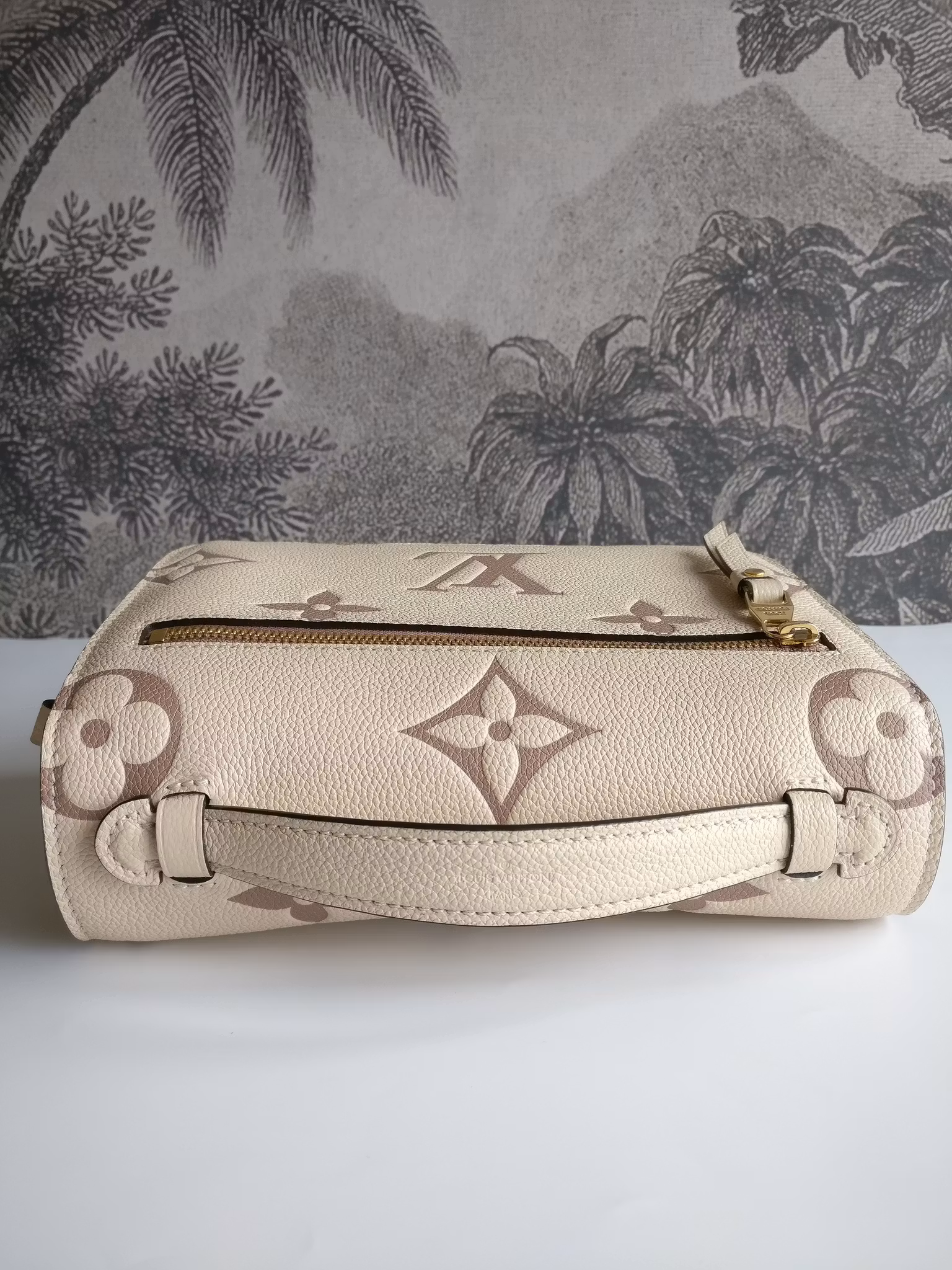 Louis Vuitton Pochette Metis Bicolour Empreinte Creme Bois De Rose