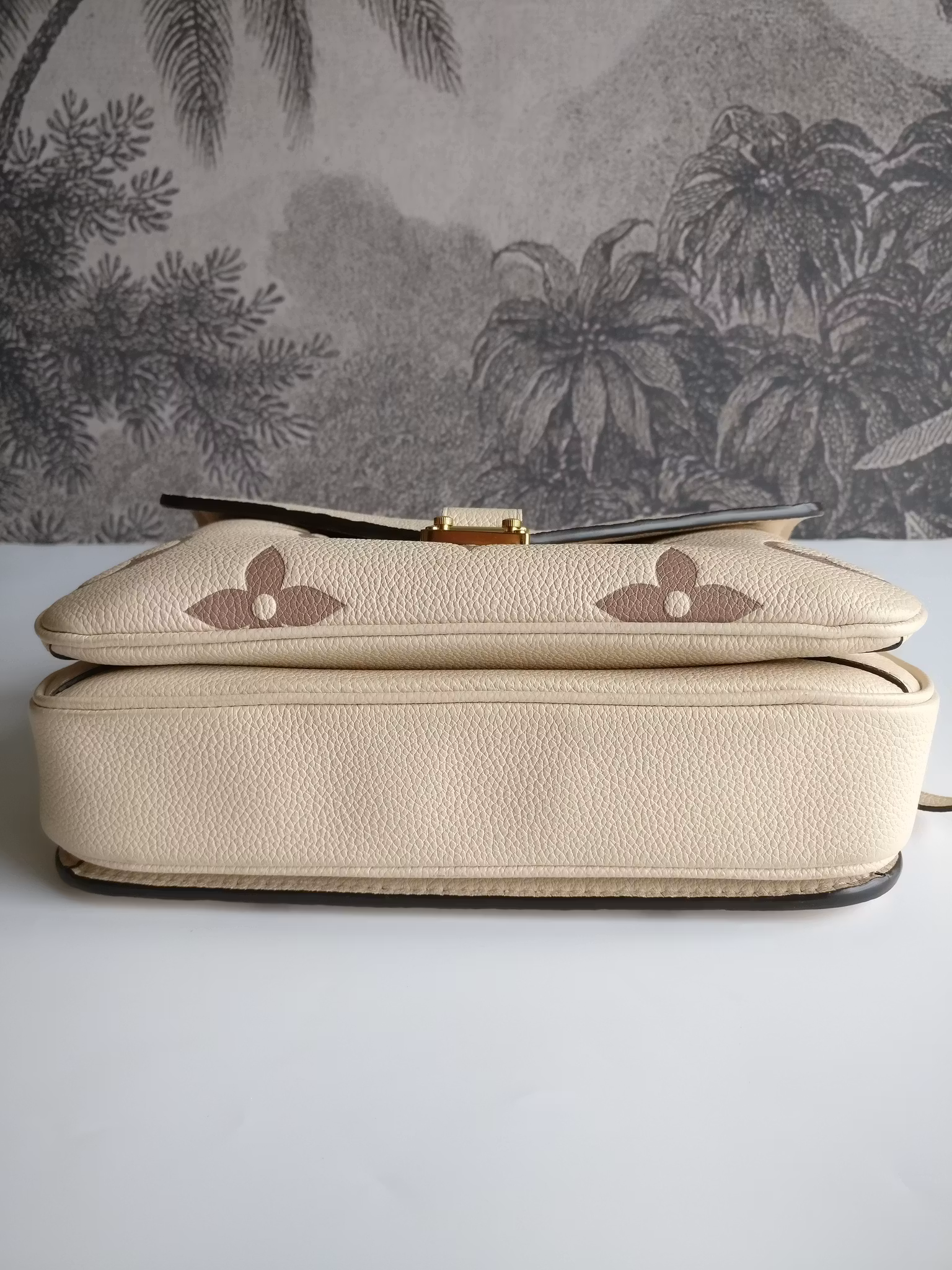Louis Vuitton Pochette Metis Bicolour Empreinte Creme Bois De Rose
