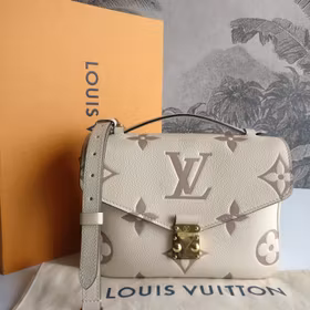 Louis Vuitton Pochette Metis Bicolour Empreinte Creme Bois De Rose