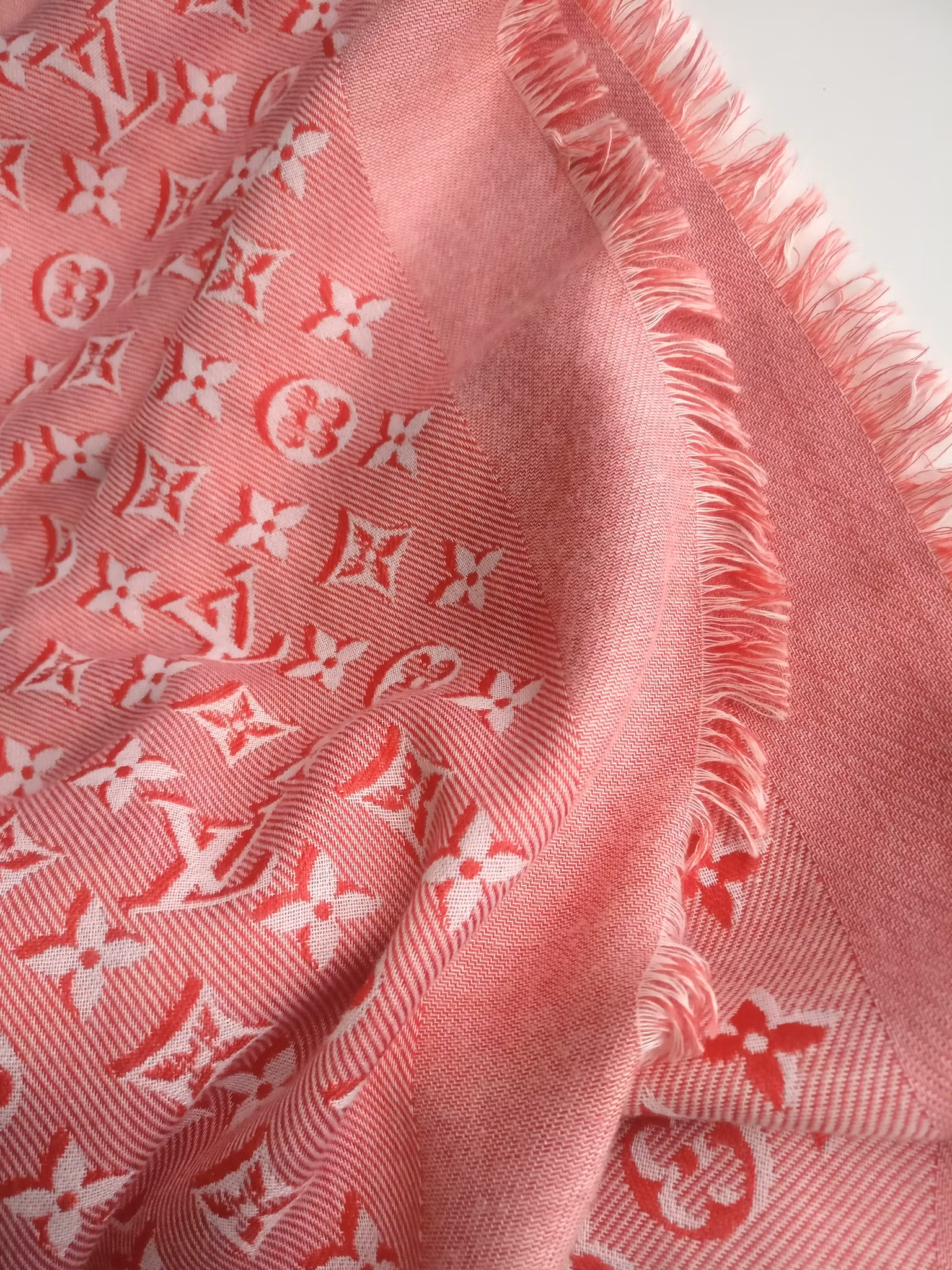 Louis Vuitton Umbra Monogram Shawl Rouge