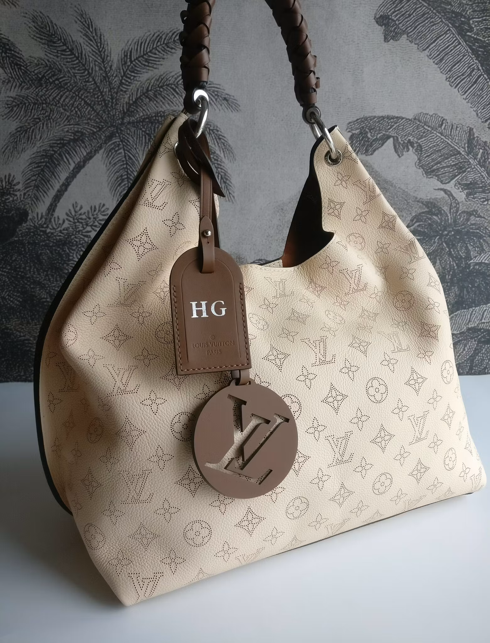 Louis Vuitton Carmel Hobo Creme