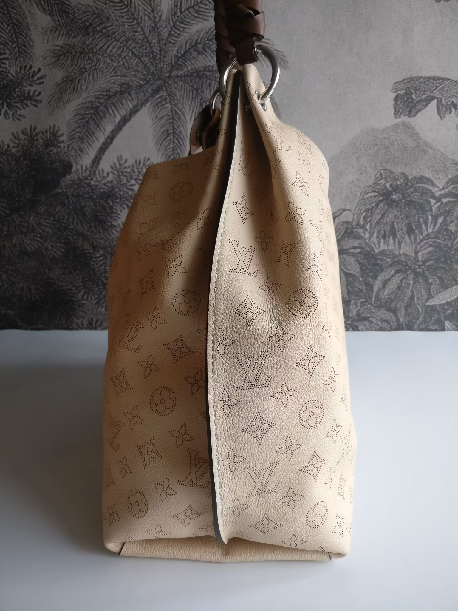 Louis Vuitton Carmel Hobo Creme