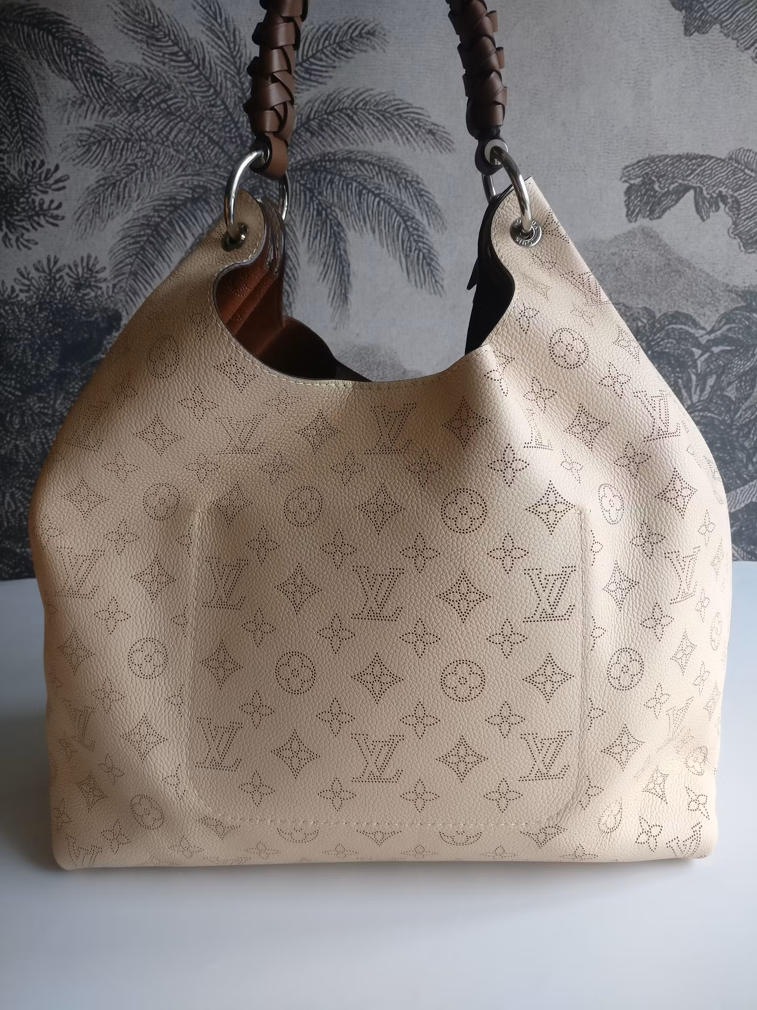 Louis Vuitton Carmel Hobo Creme