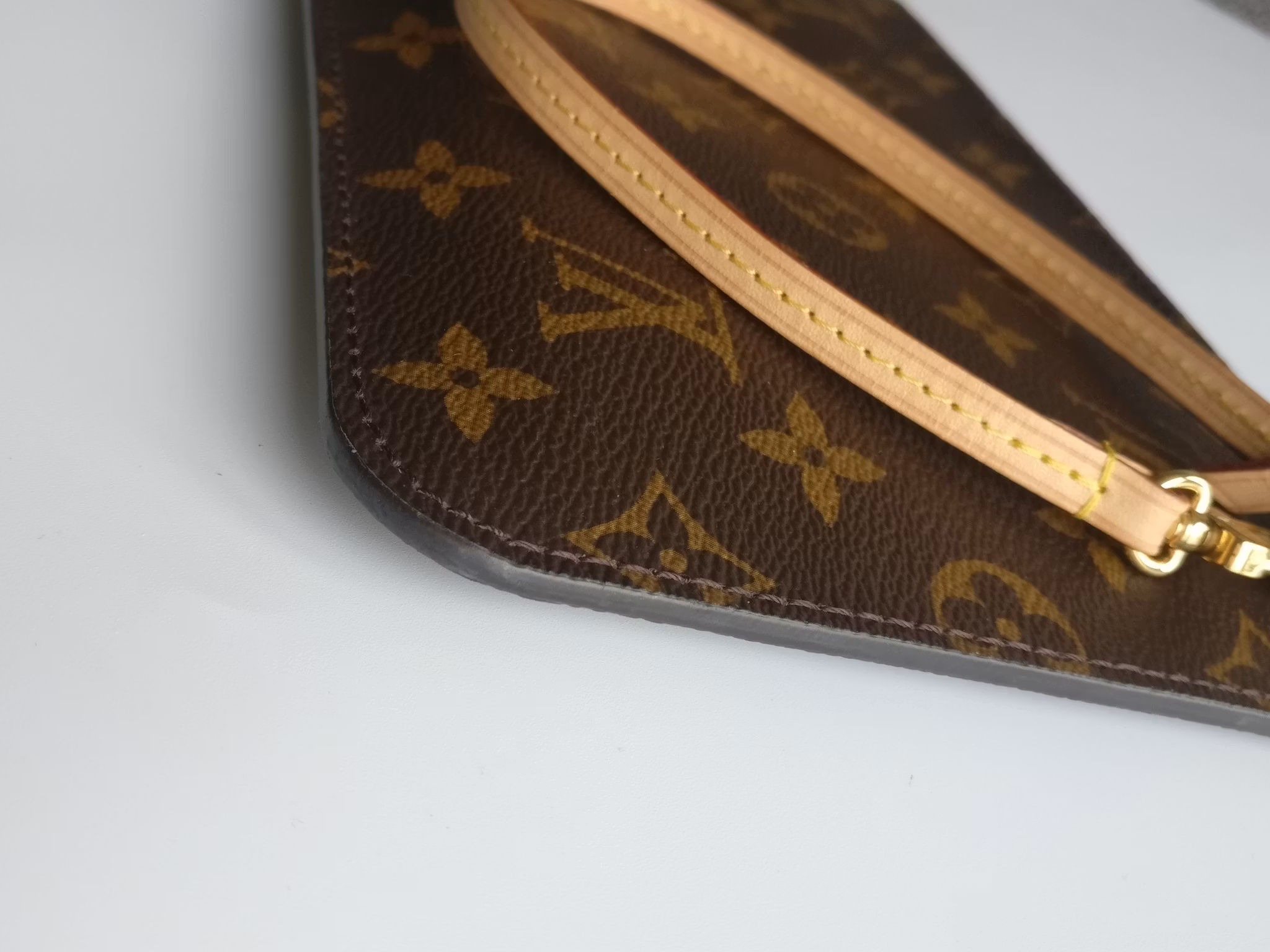 Louis Vuitton Neverfull MM pochette