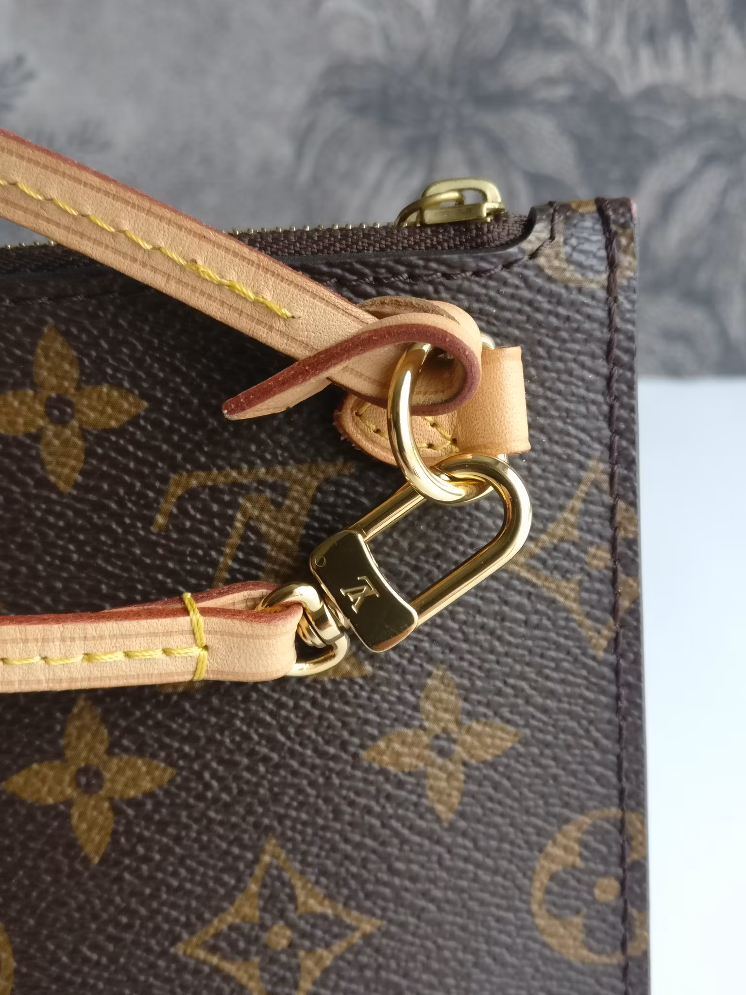 Louis Vuitton Neverfull MM pochette