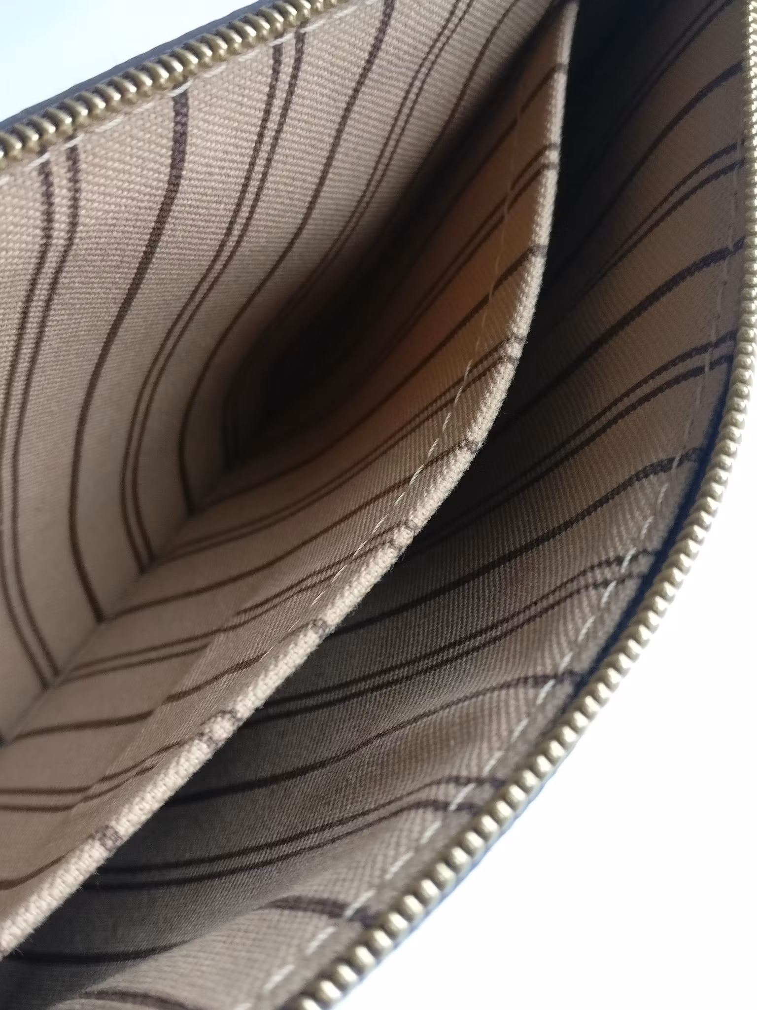 Louis Vuitton Neverfull MM pochette