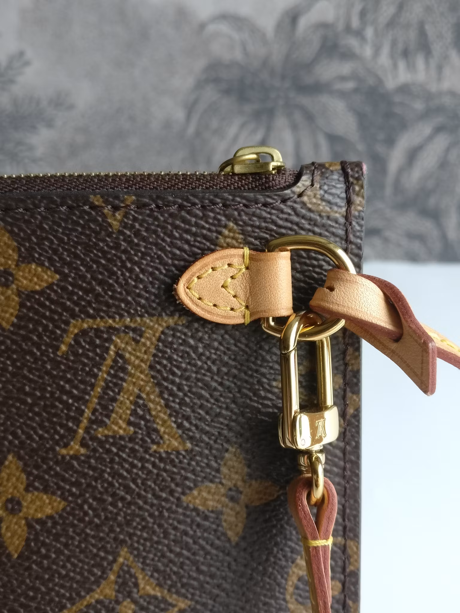 Louis Vuitton Neverfull MM pochette