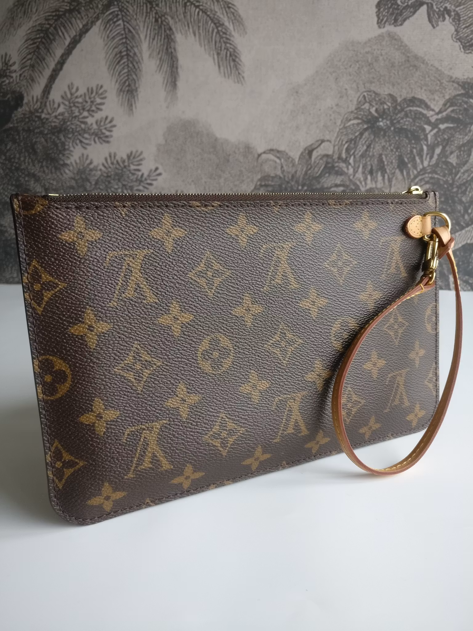 Louis Vuitton Neverfull MM pochette