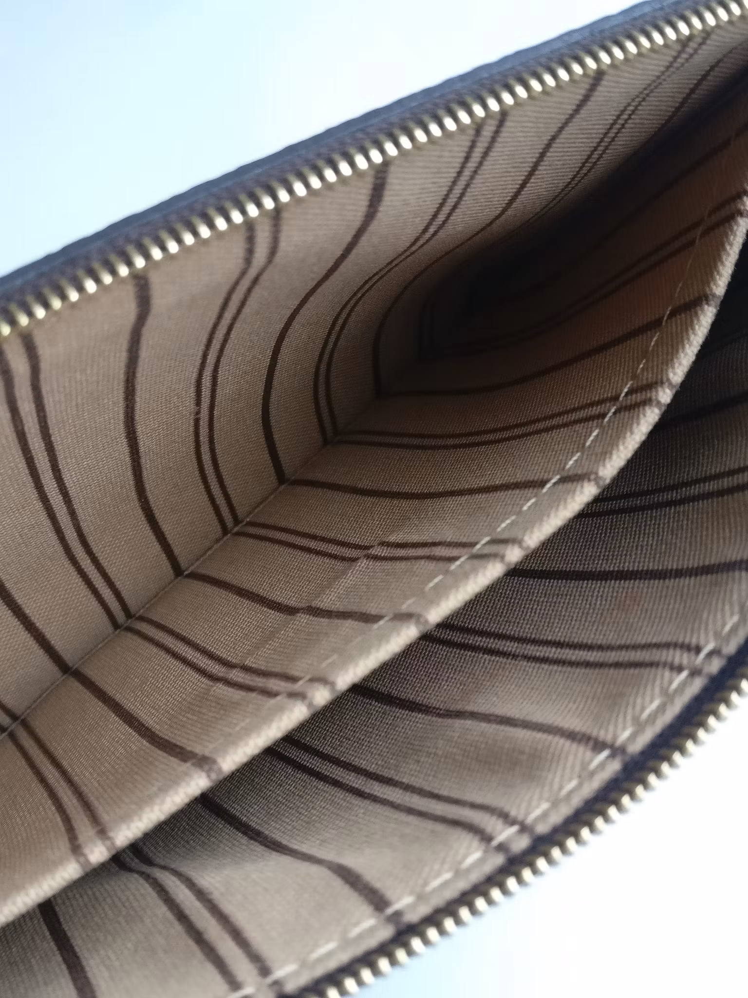 Louis Vuitton Neverfull MM pochette
