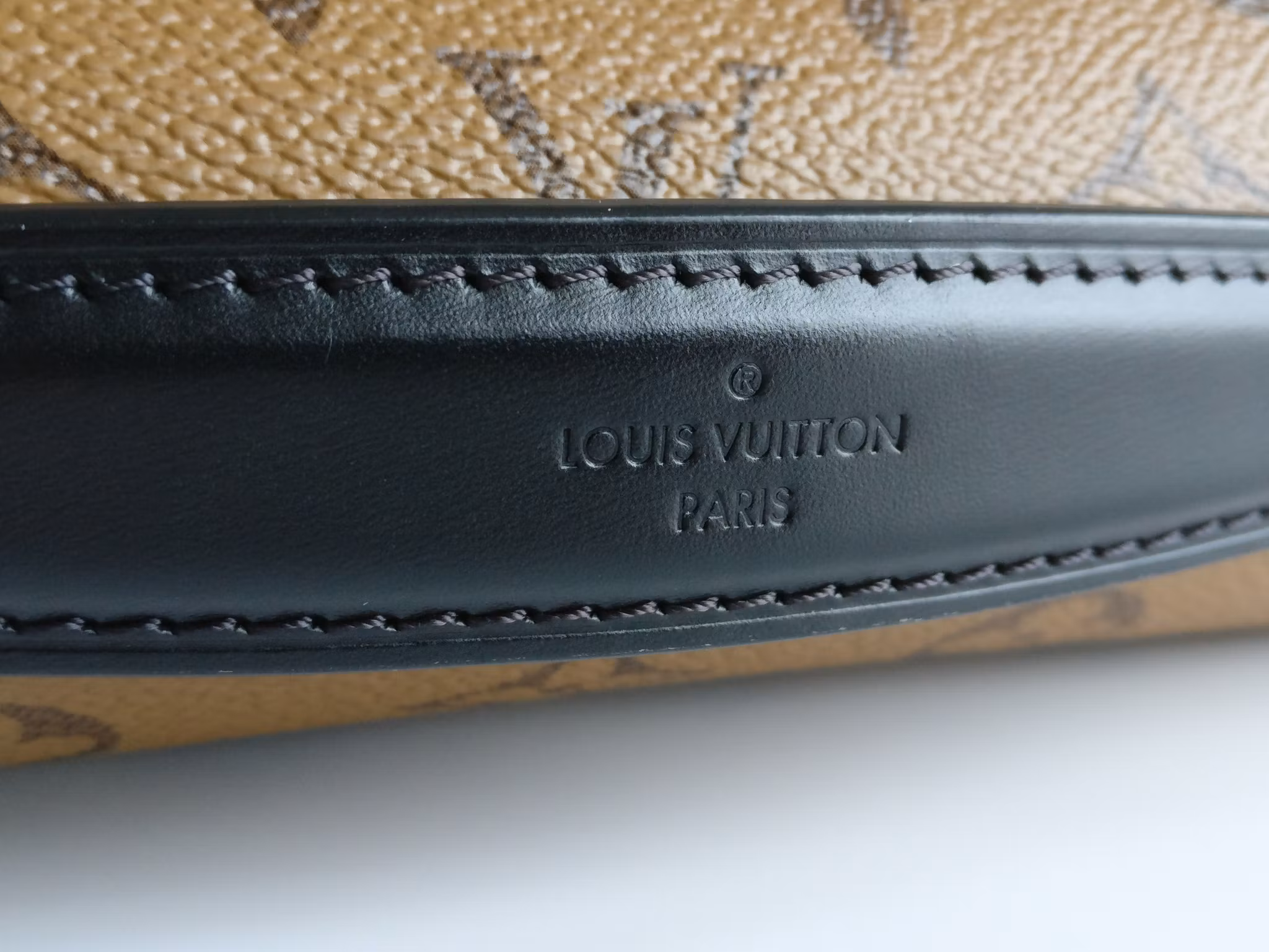 Louis Vuitton Pochette Metis Reverse Monogram