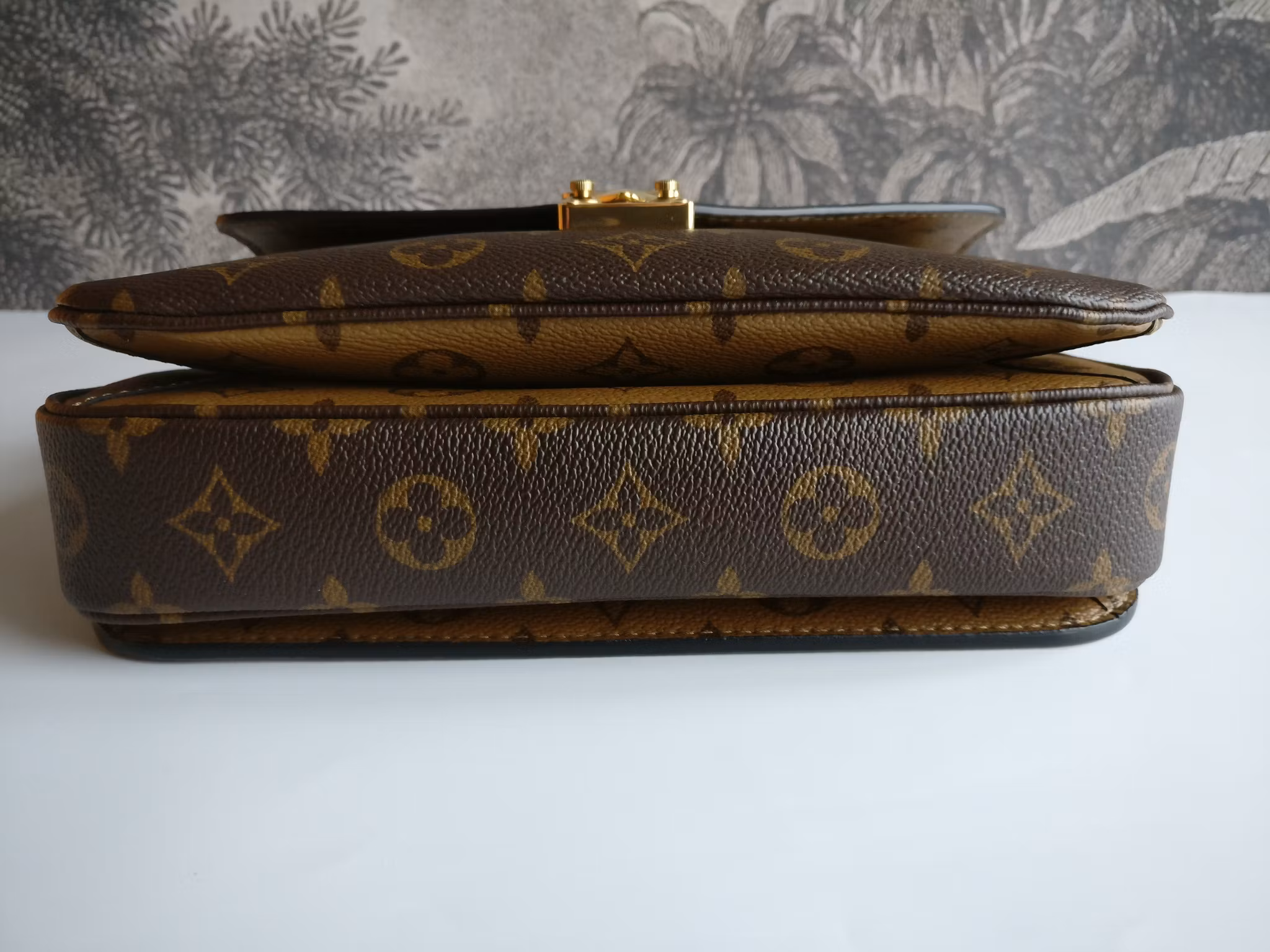 Louis Vuitton Pochette Metis Reverse Monogram