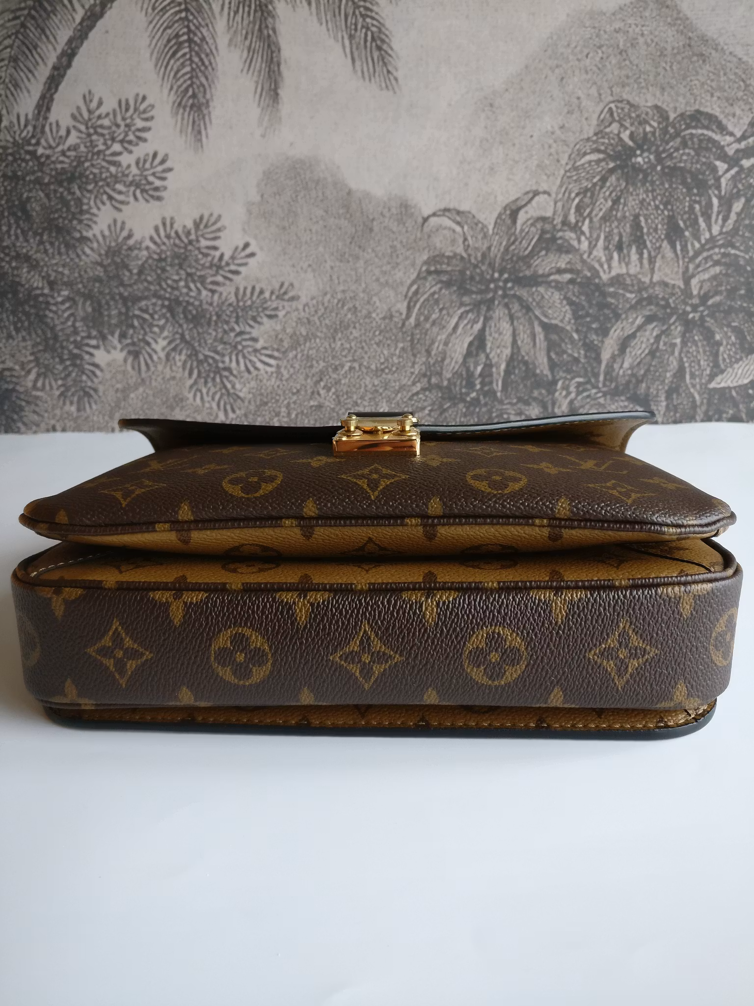 Louis Vuitton Pochette Metis Reverse Monogram