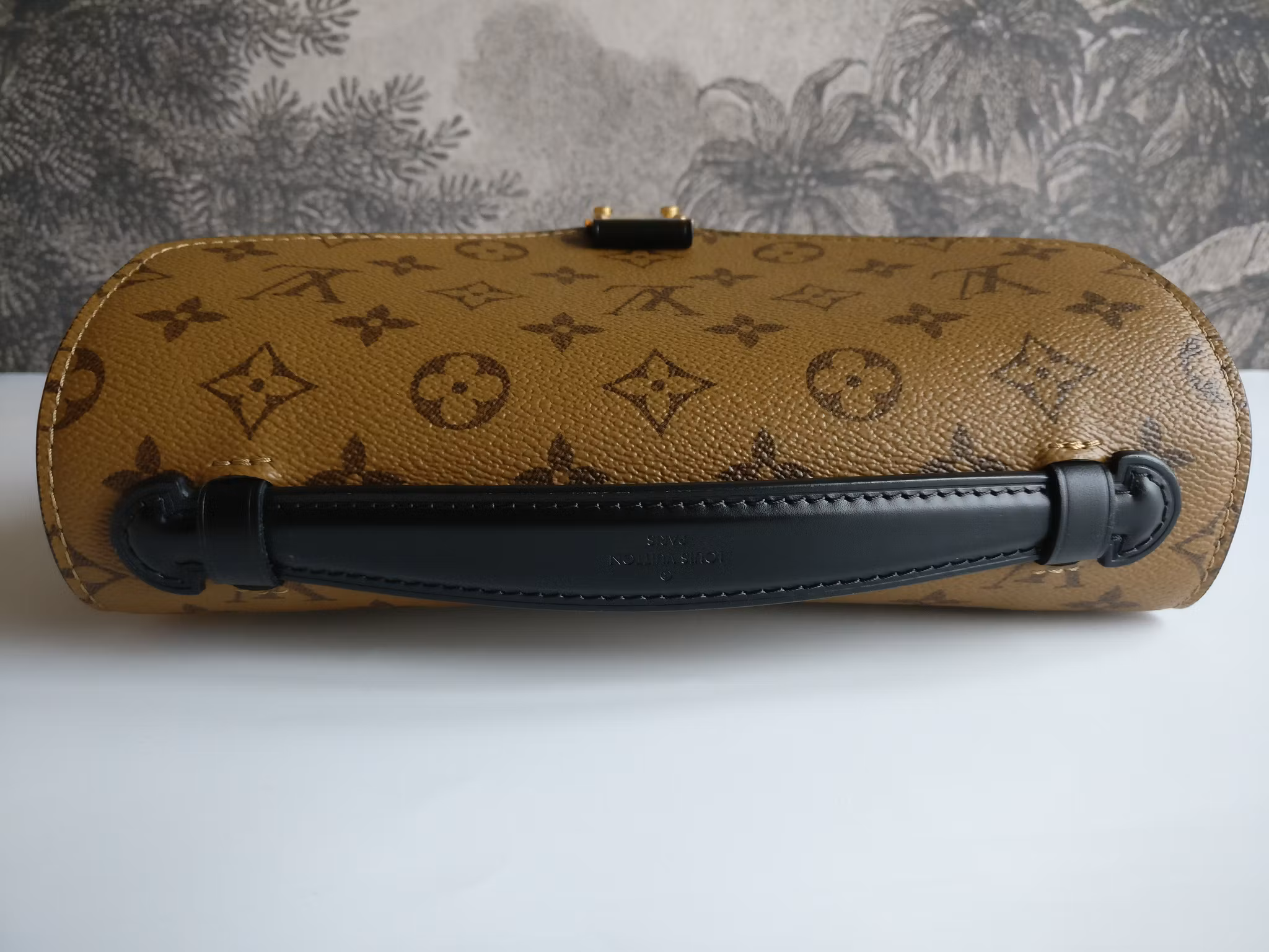 Louis Vuitton Pochette Metis Reverse Monogram